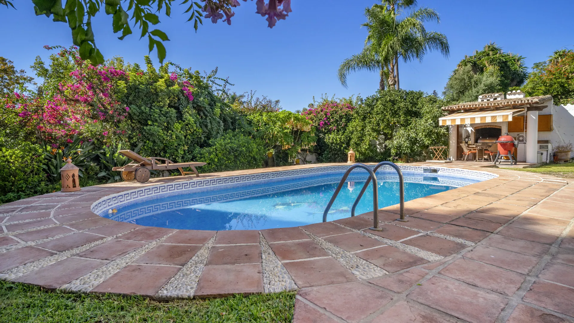 Villa en venta con 4 dormitorios en Guadalmina Alta