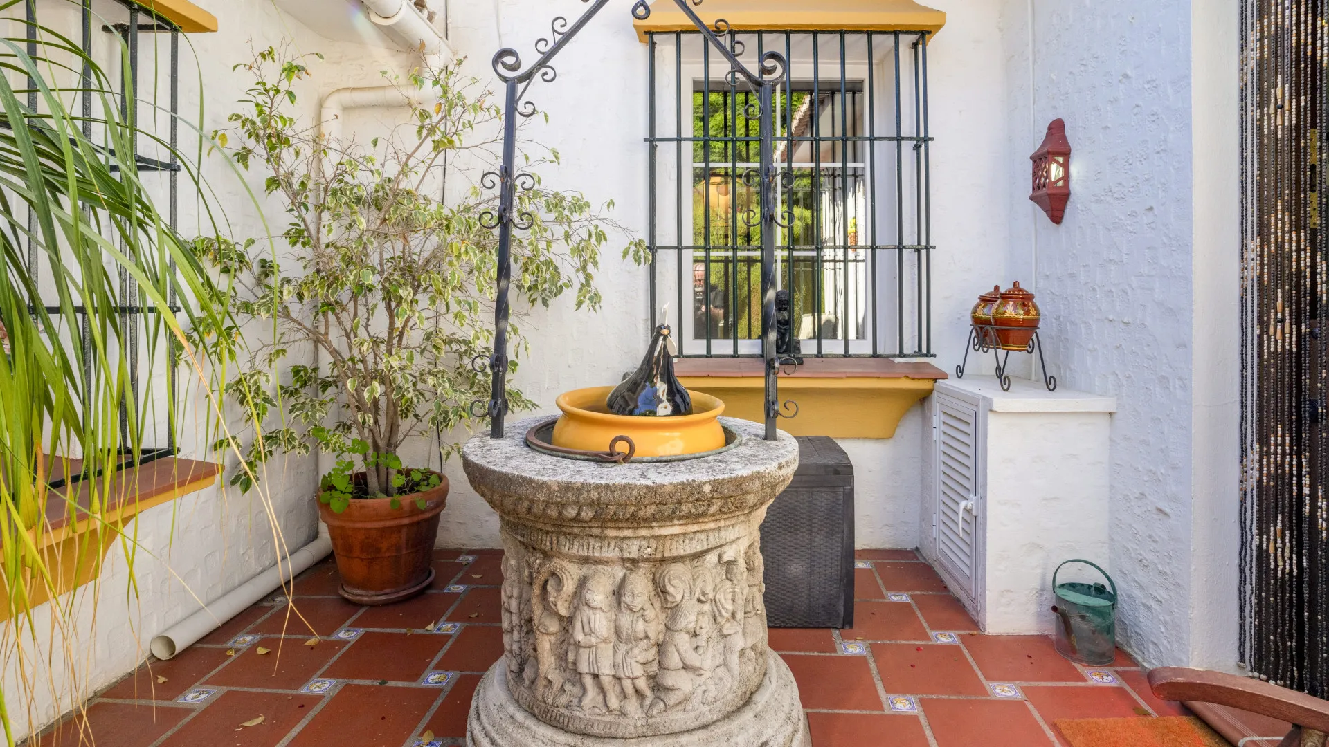 Villa en venta con 4 dormitorios en Guadalmina Alta