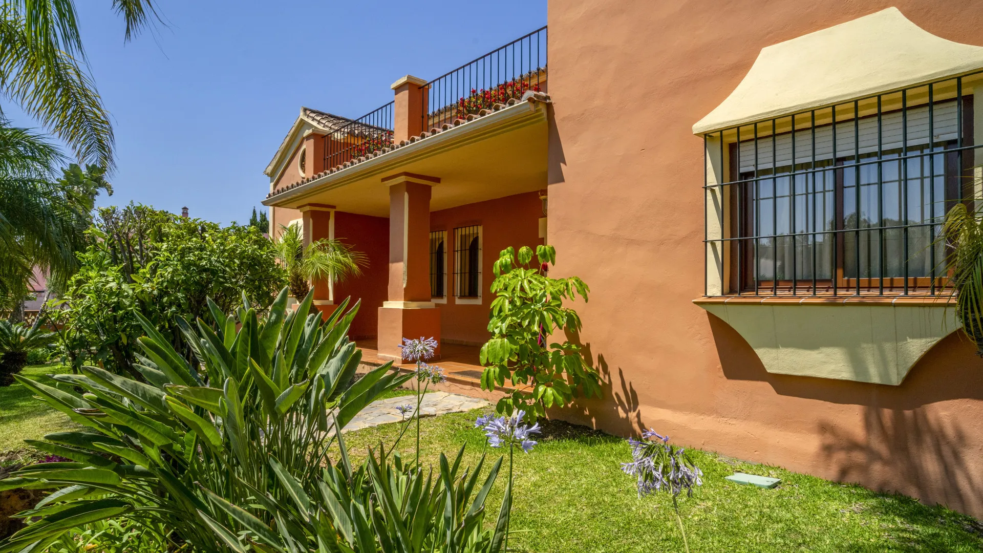 Guadalmina Alta, villa de 6 dormitorios en venta