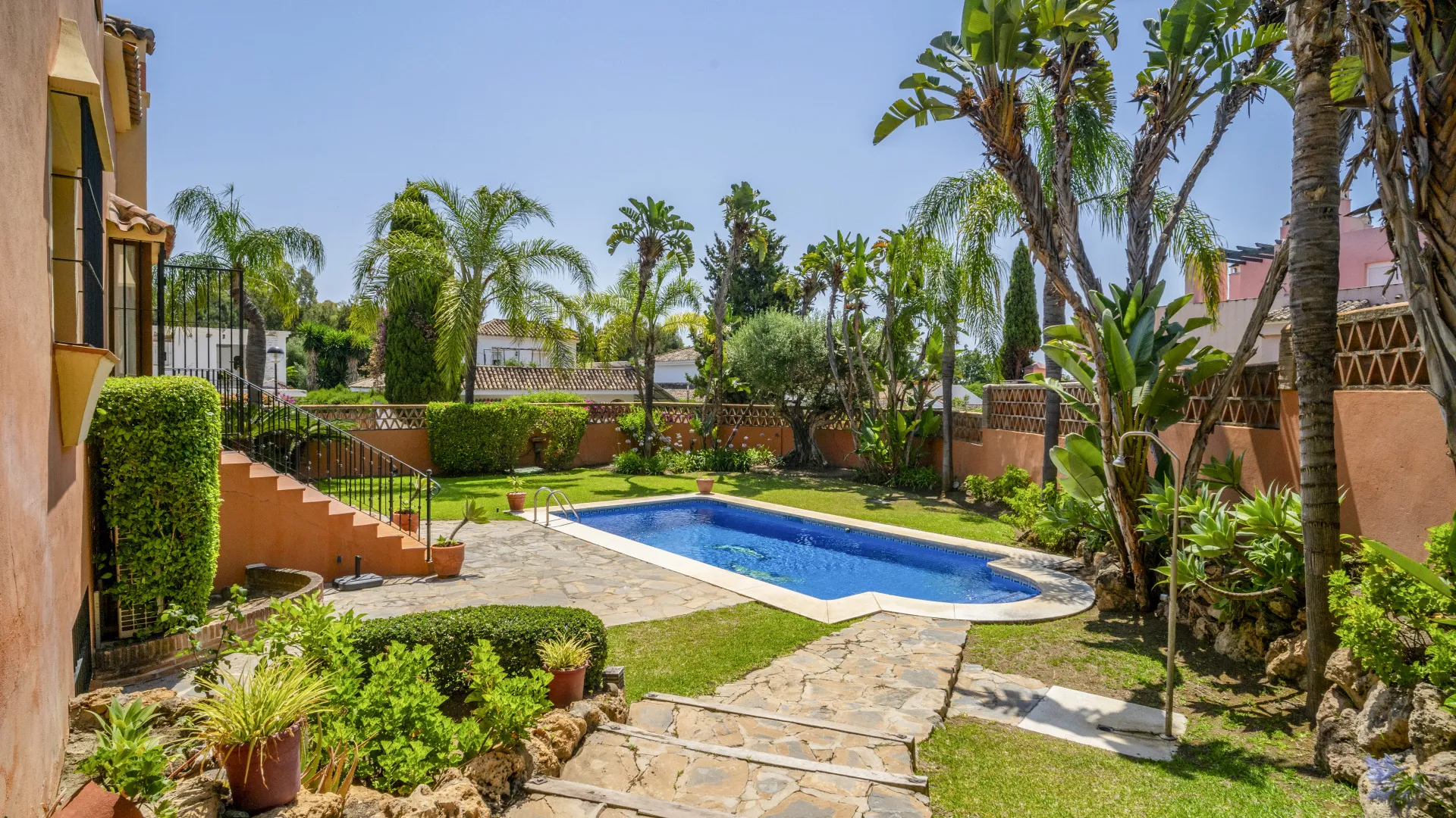 Guadalmina Alta, villa de 6 dormitorios en venta