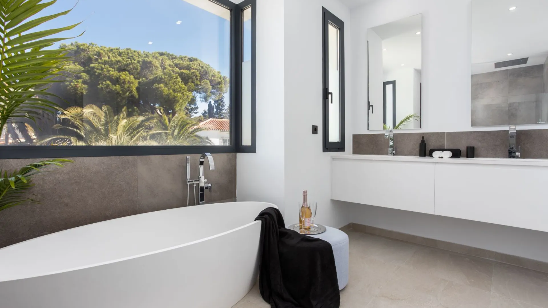 Marbesa, casa con 5 dormitorios en venta