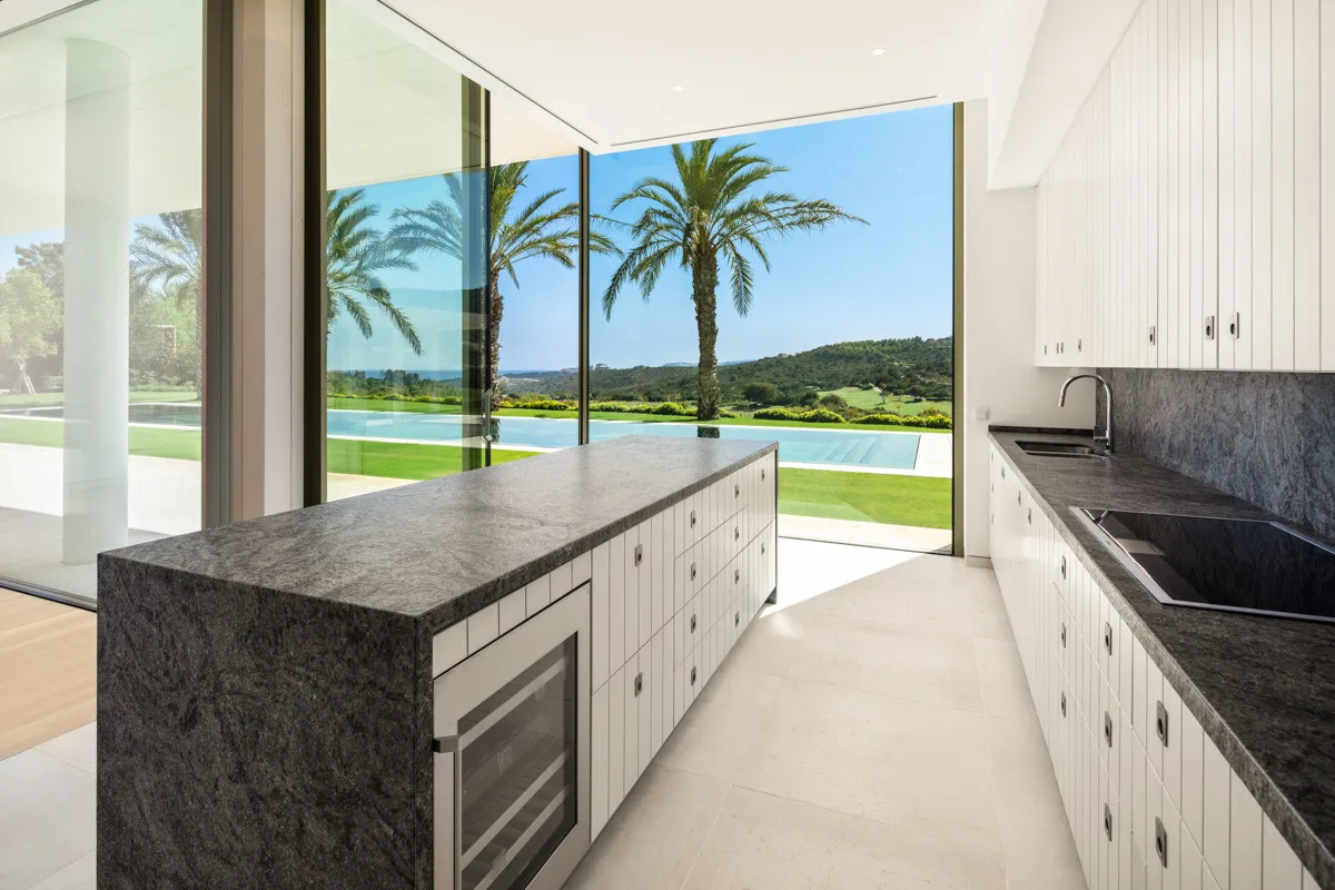 Comprar villa de 5 dormitorios en Finca Cortesin
