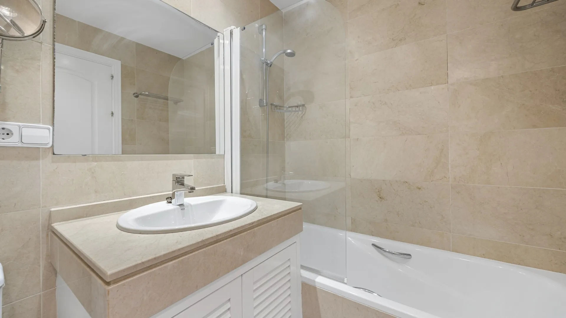 Ático con 3 dormitorios en venta en Los Arqueros