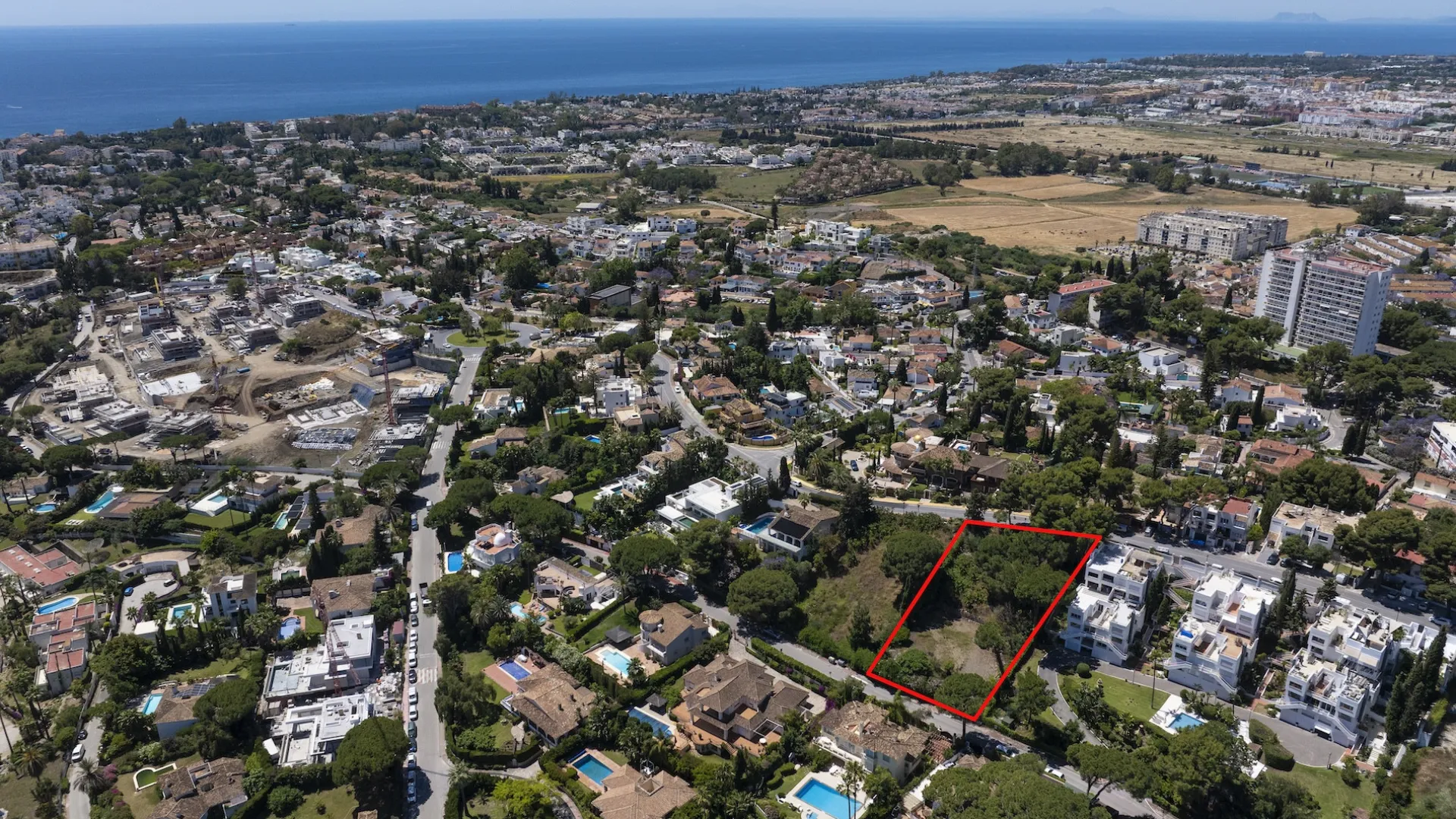 For sale plot in Nueva Andalucia