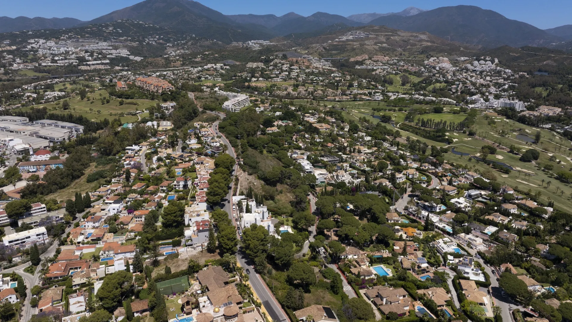 For sale plot in Nueva Andalucia