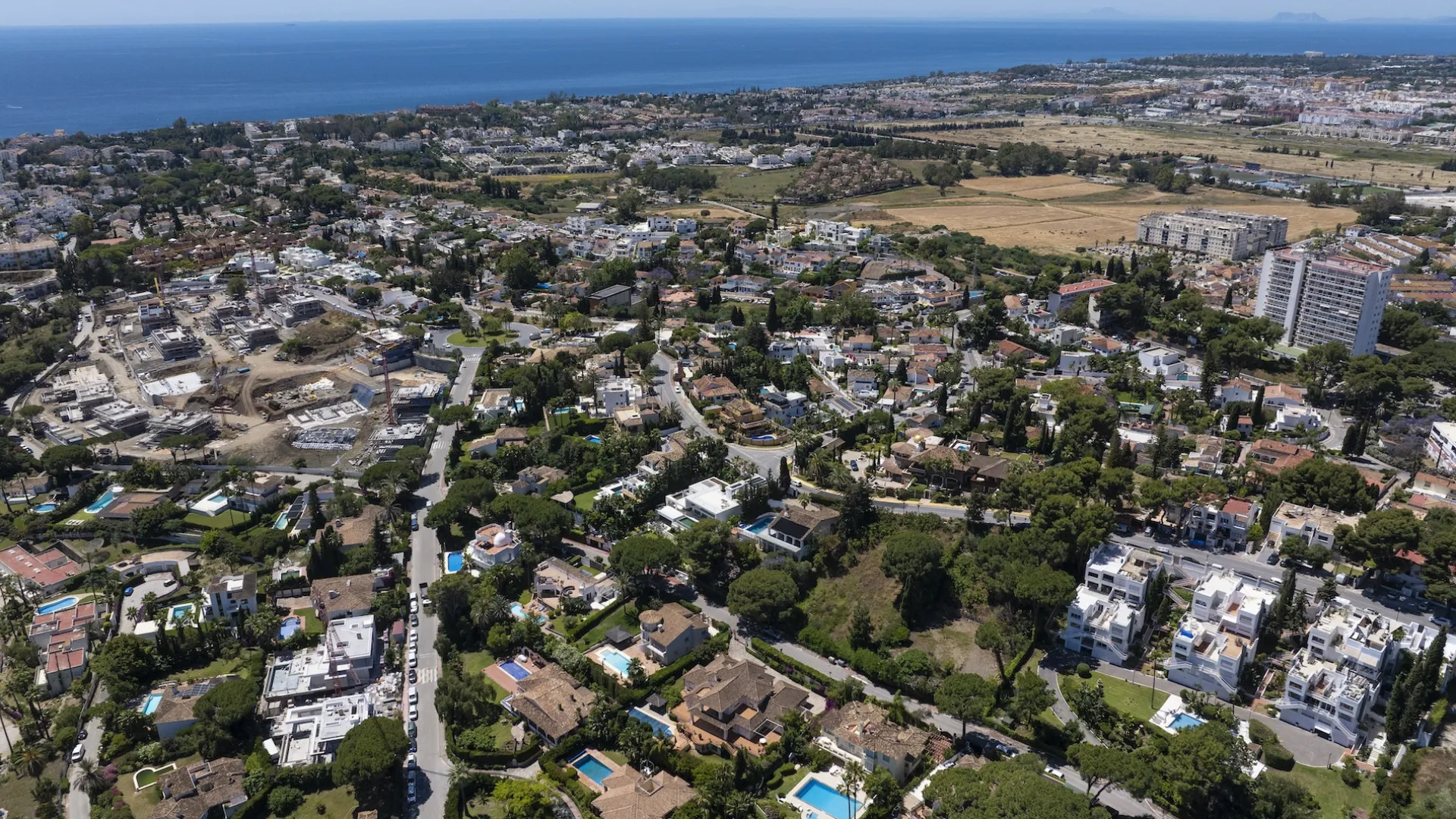 For sale plot in Nueva Andalucia