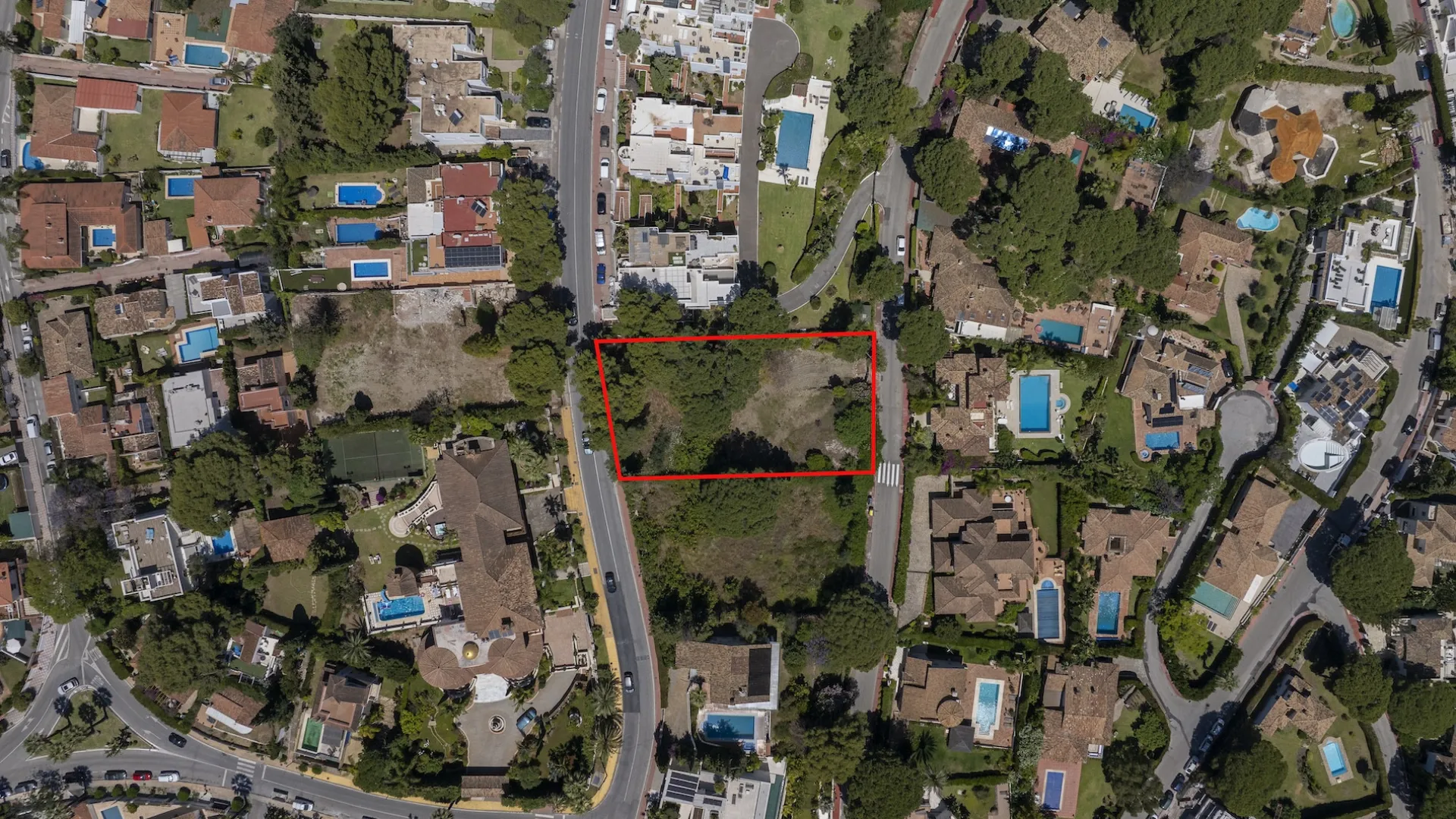 For sale plot in Nueva Andalucia