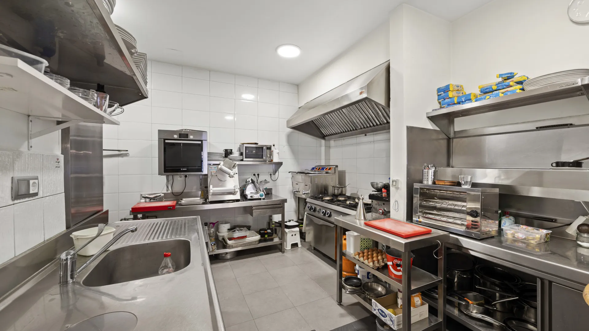 For sale commercial premises in Guadalmina Alta
