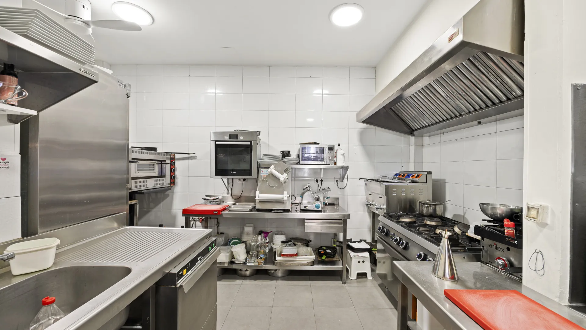 For sale commercial premises in Guadalmina Alta