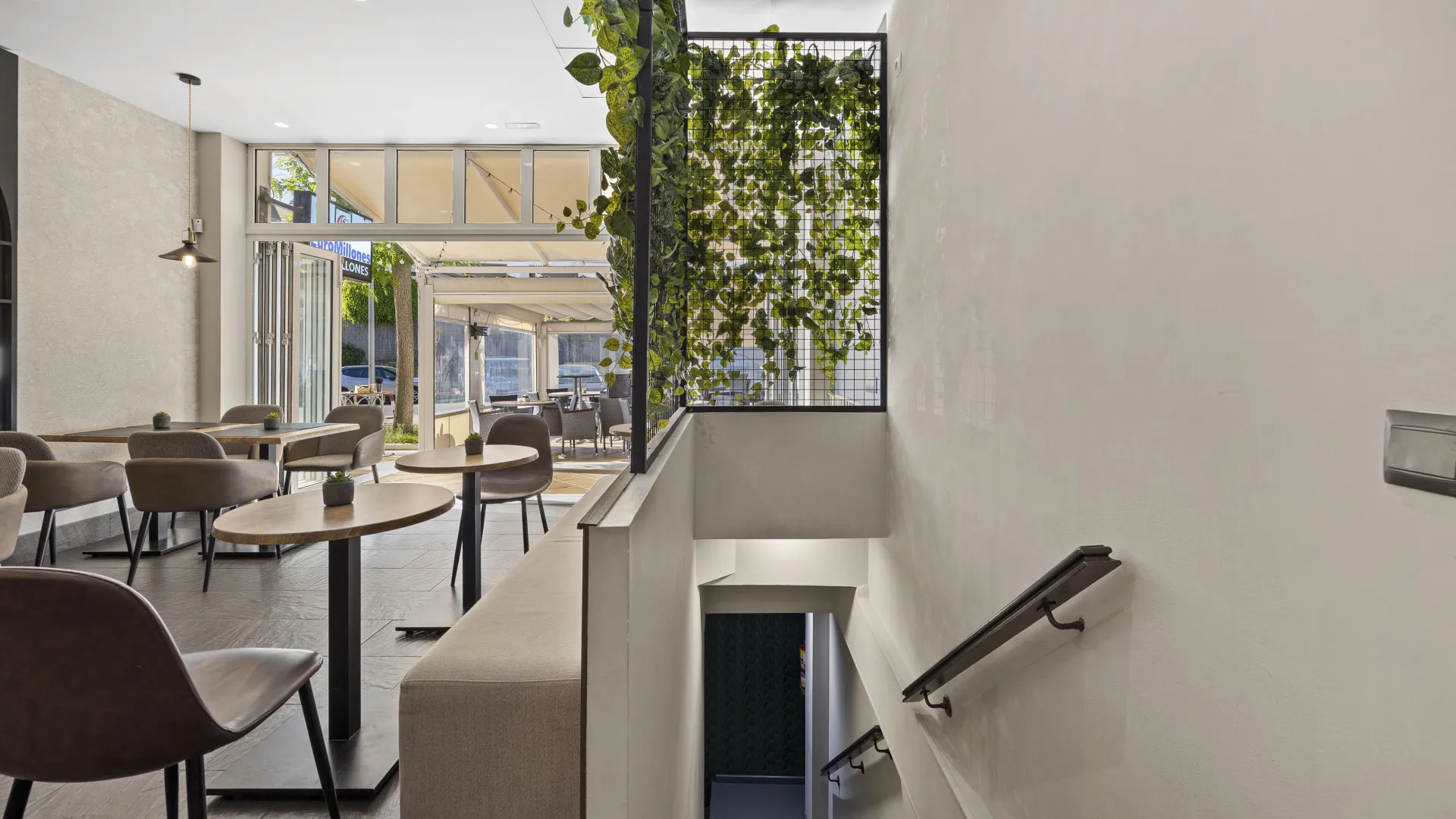 For sale commercial premises in Guadalmina Alta