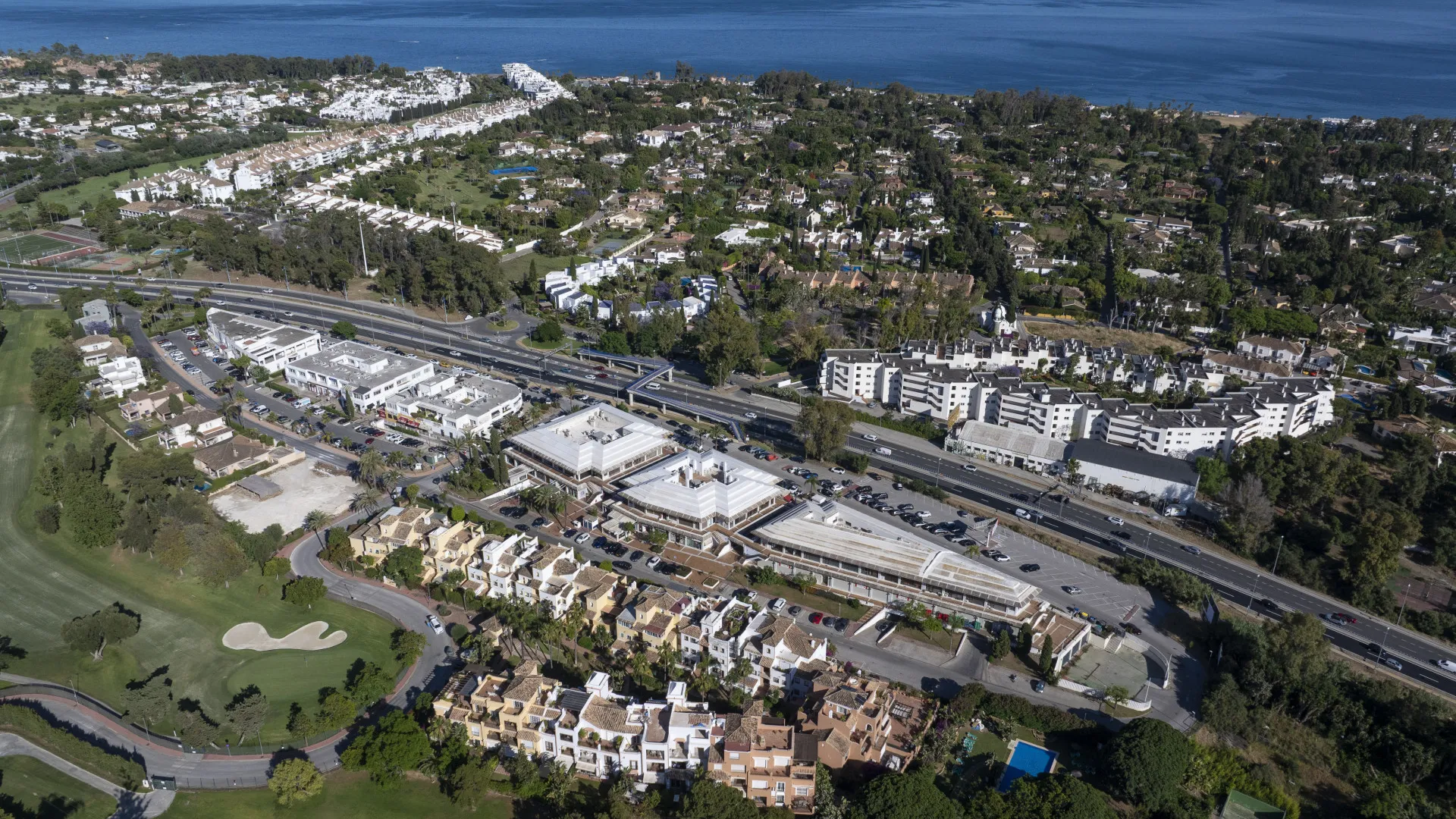 For sale commercial premises in Guadalmina Alta