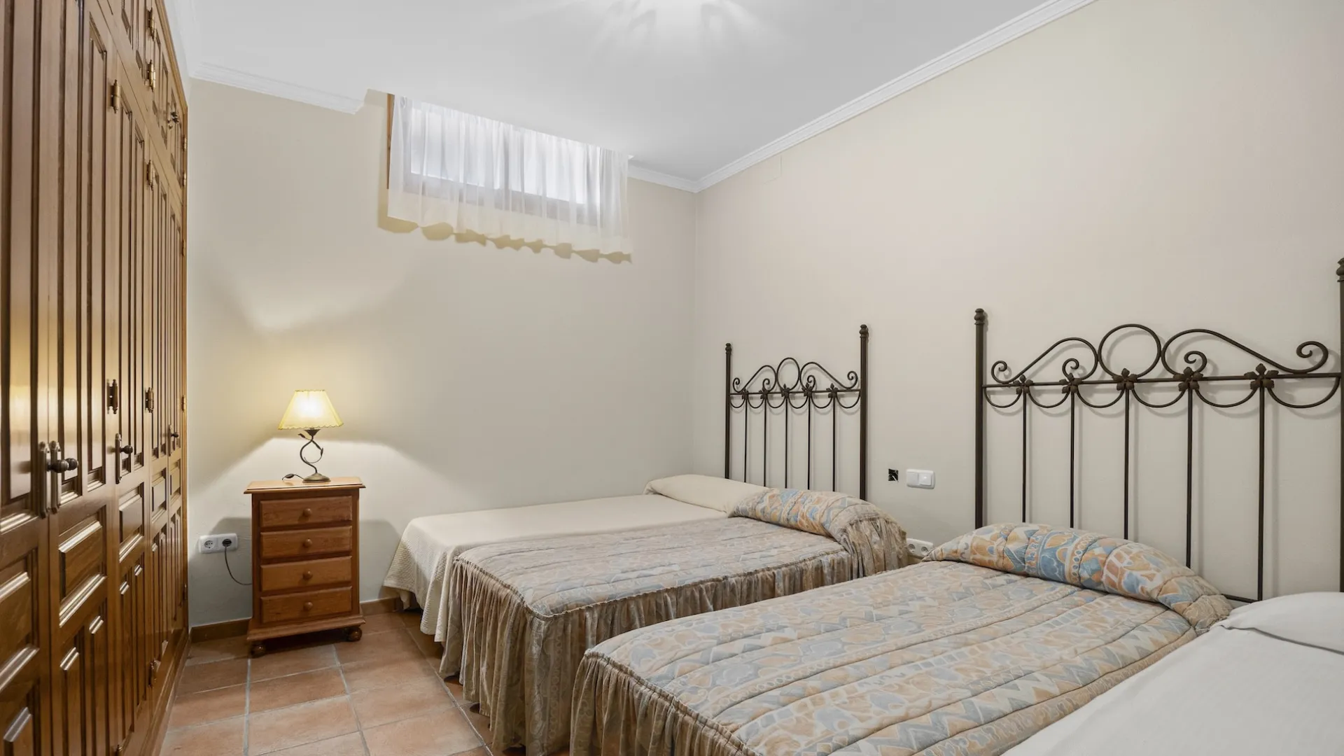 Vega del Colorado, pareado con 5 dormitorios en venta