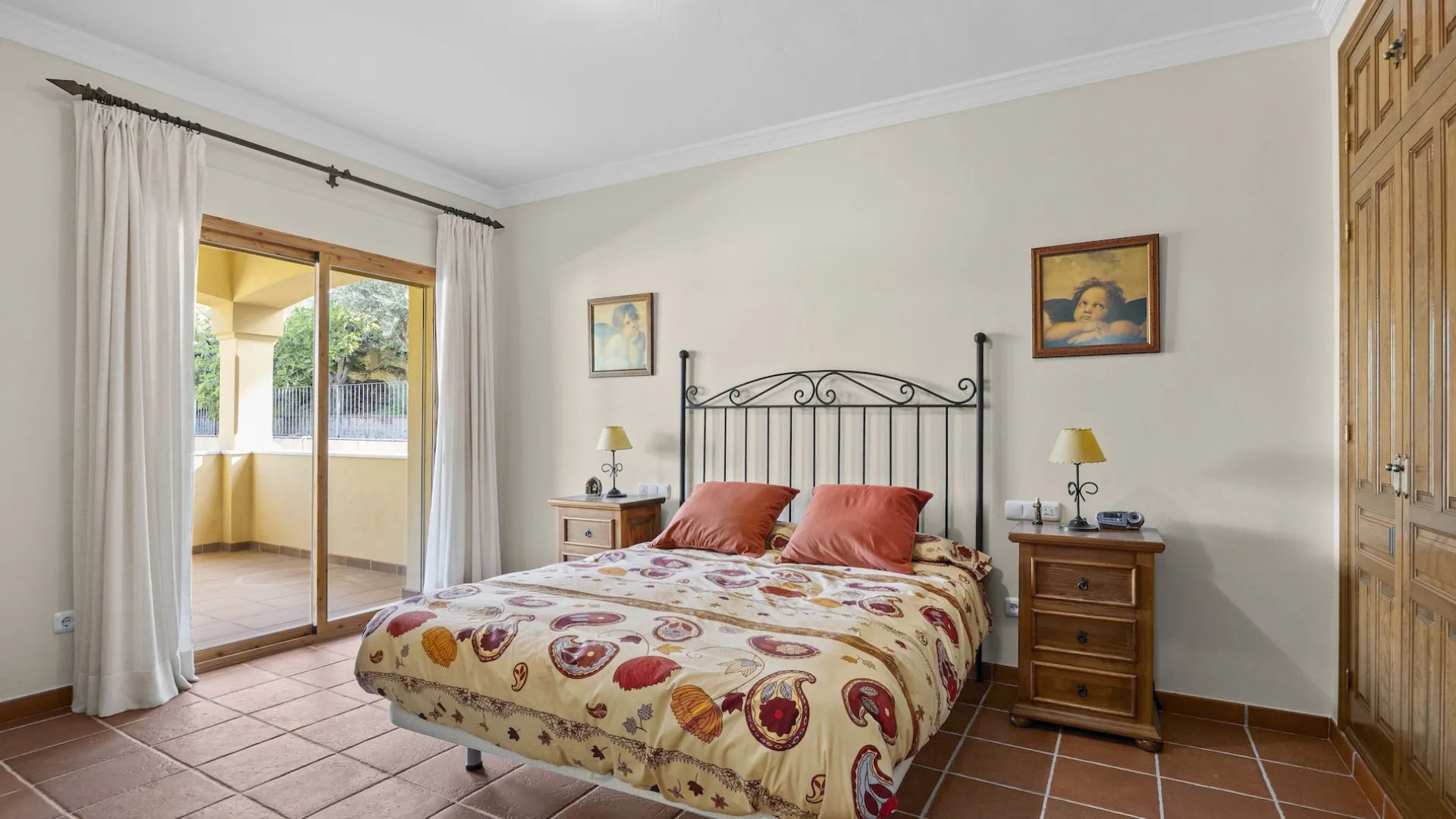 Vega del Colorado, pareado con 5 dormitorios en venta