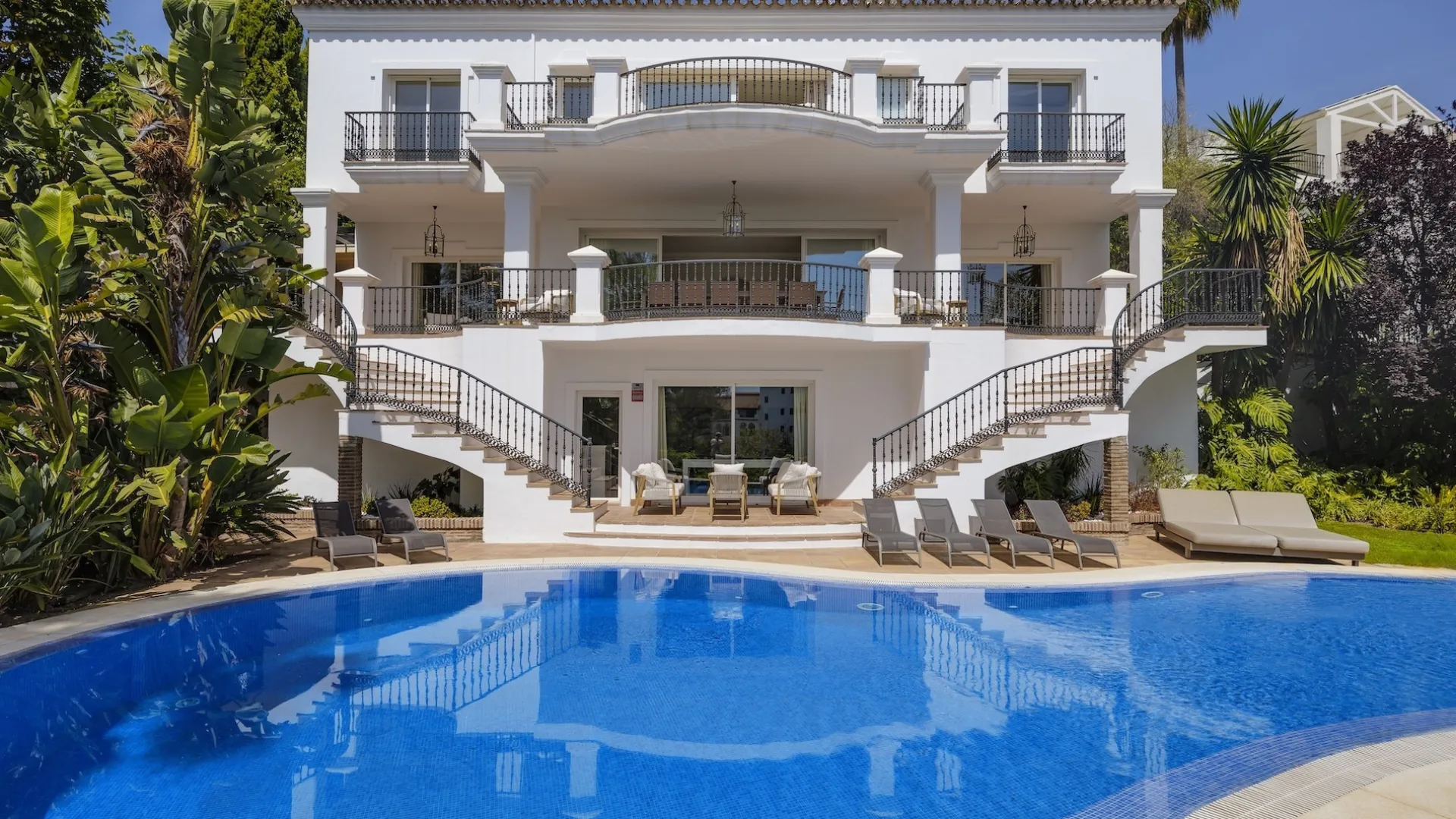 Comprar villa en El Herrojo