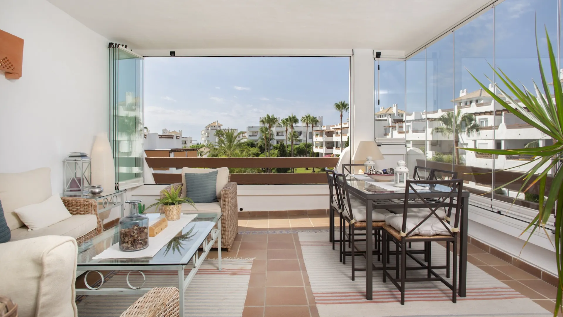 Se vende apartamento con 2 dormitorios en Selwo Hills