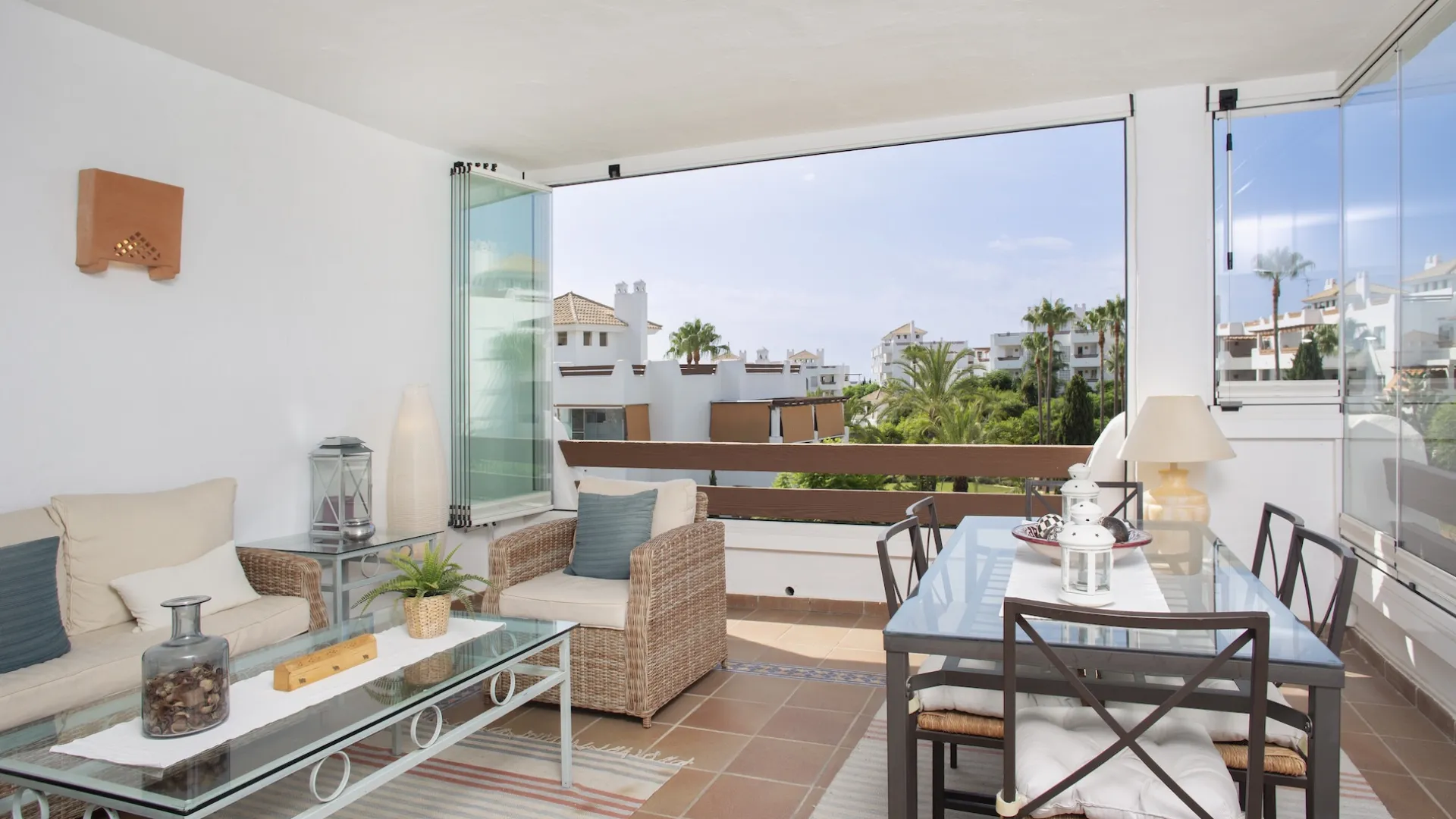 Se vende apartamento con 2 dormitorios en Selwo Hills