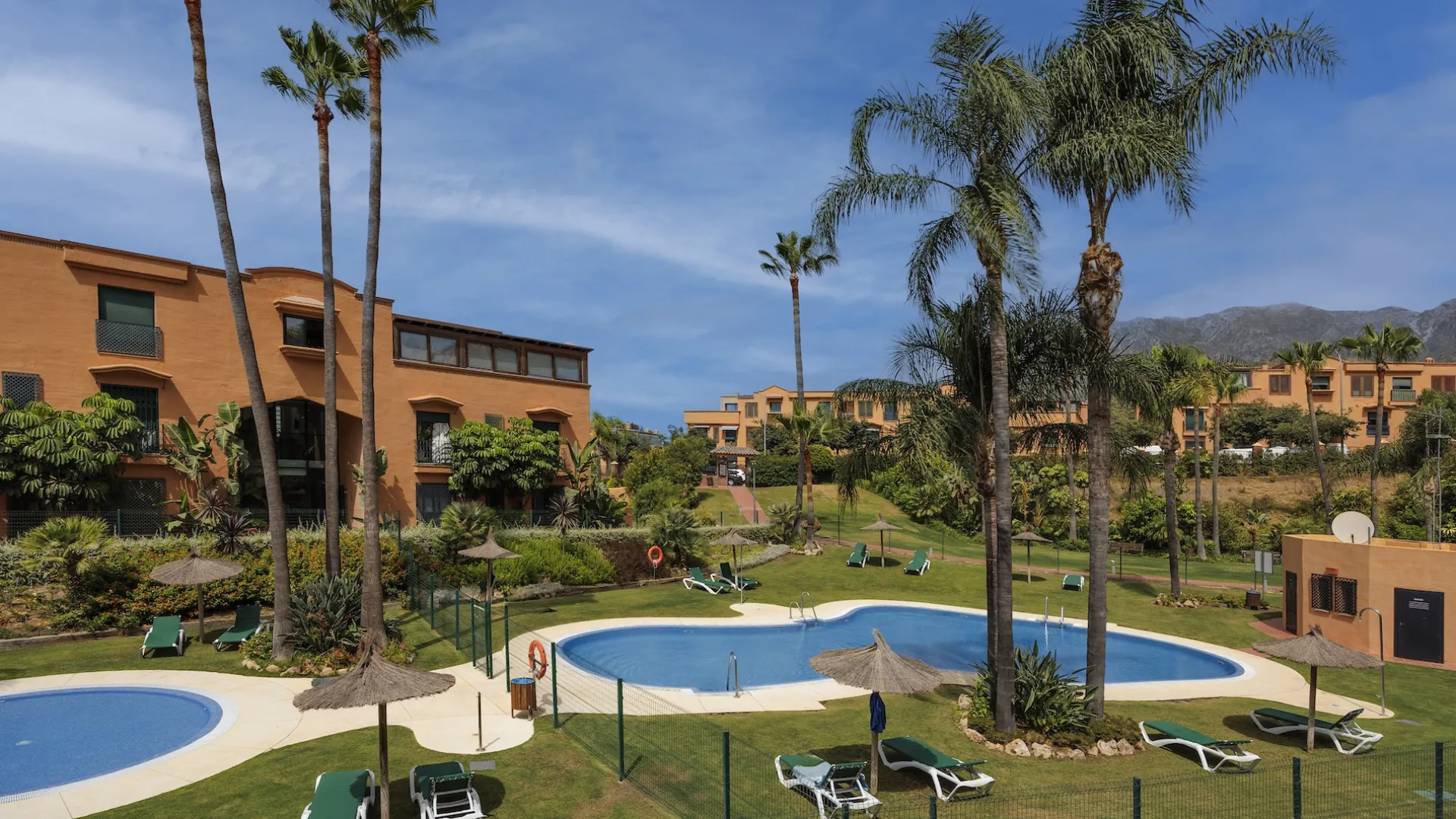 Buy 2 bedrooms apartment in Marbella City