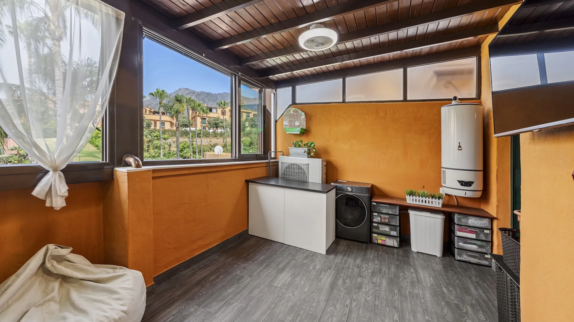 Buy 2 bedrooms apartment in Marbella City