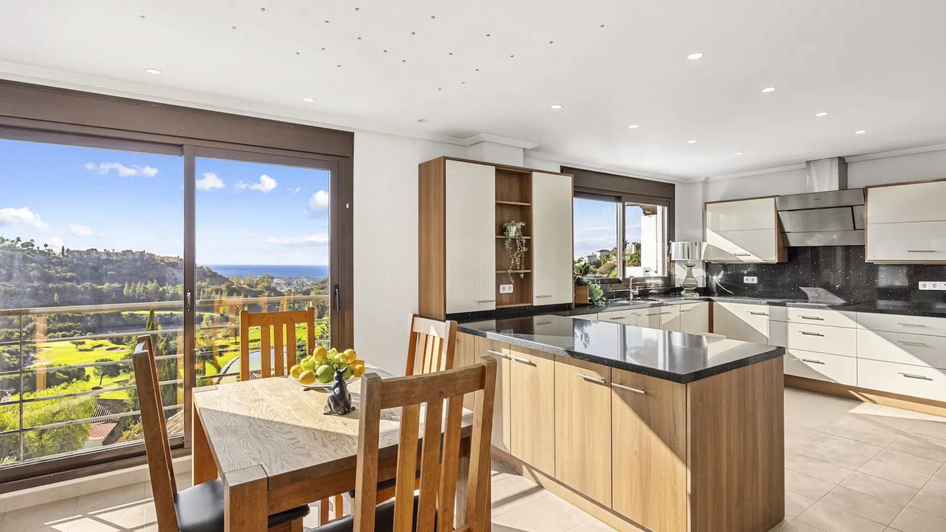 Los Arqueros, villa con 6 dormitorios a la venta