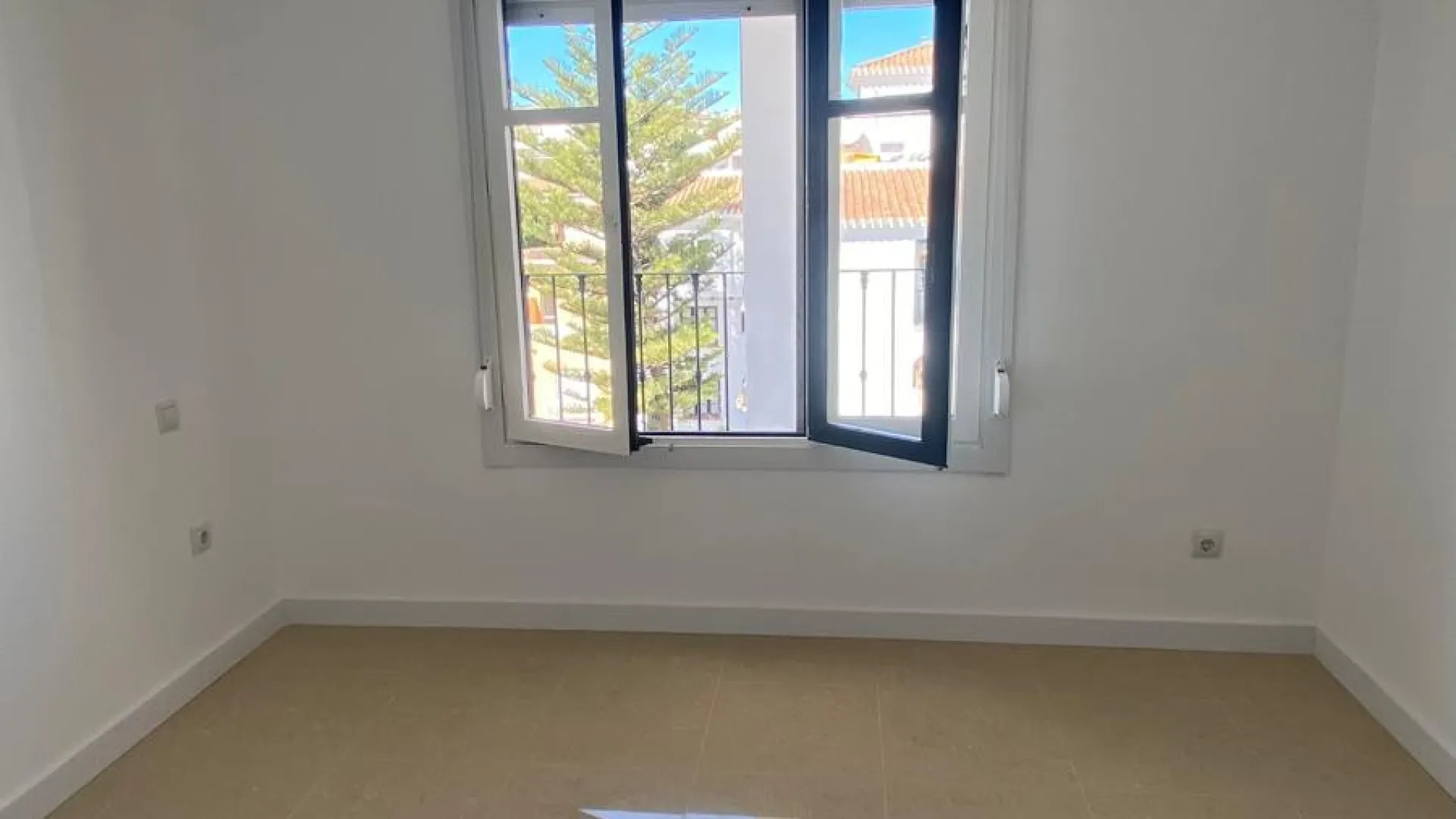 For sale Sabinillas penthouse with 1 bedroom