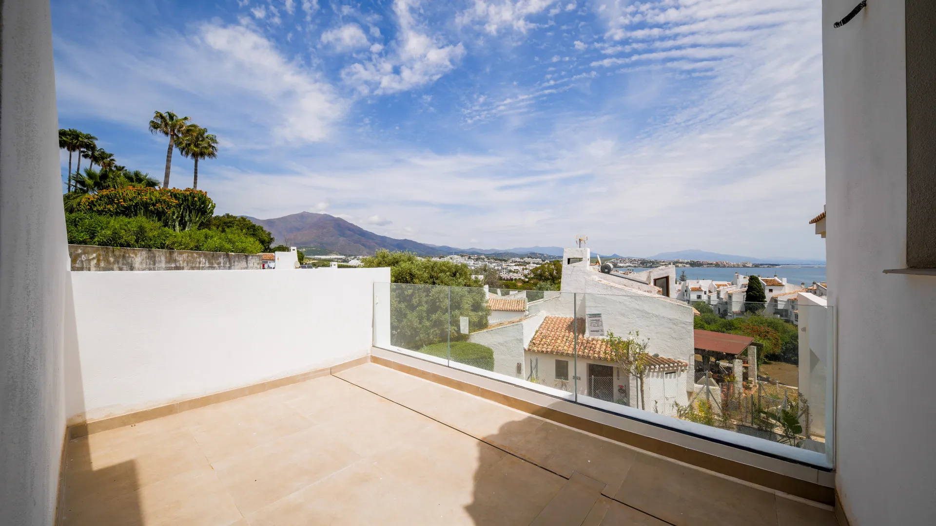 2 bedrooms town house for sale in Bahia Dorada