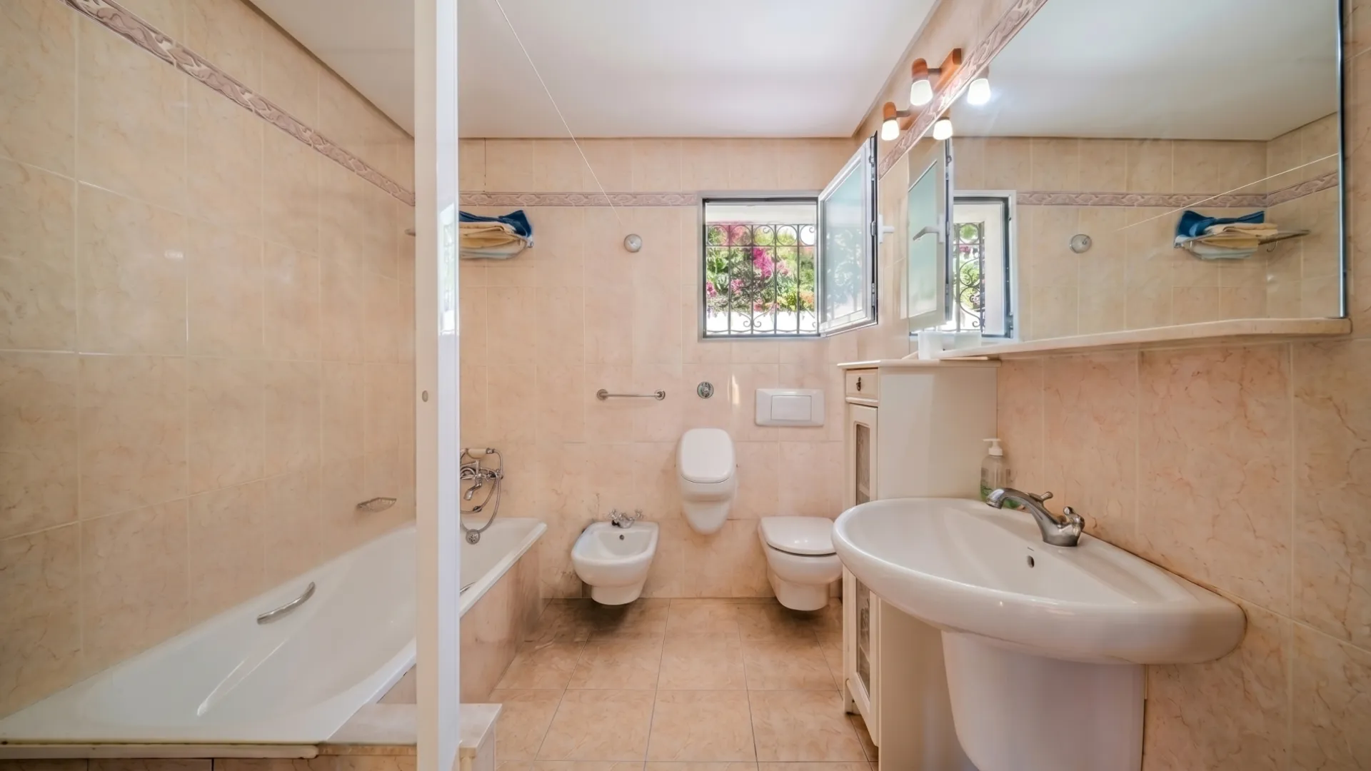 For sale Jardin Tropical 3 bedrooms house