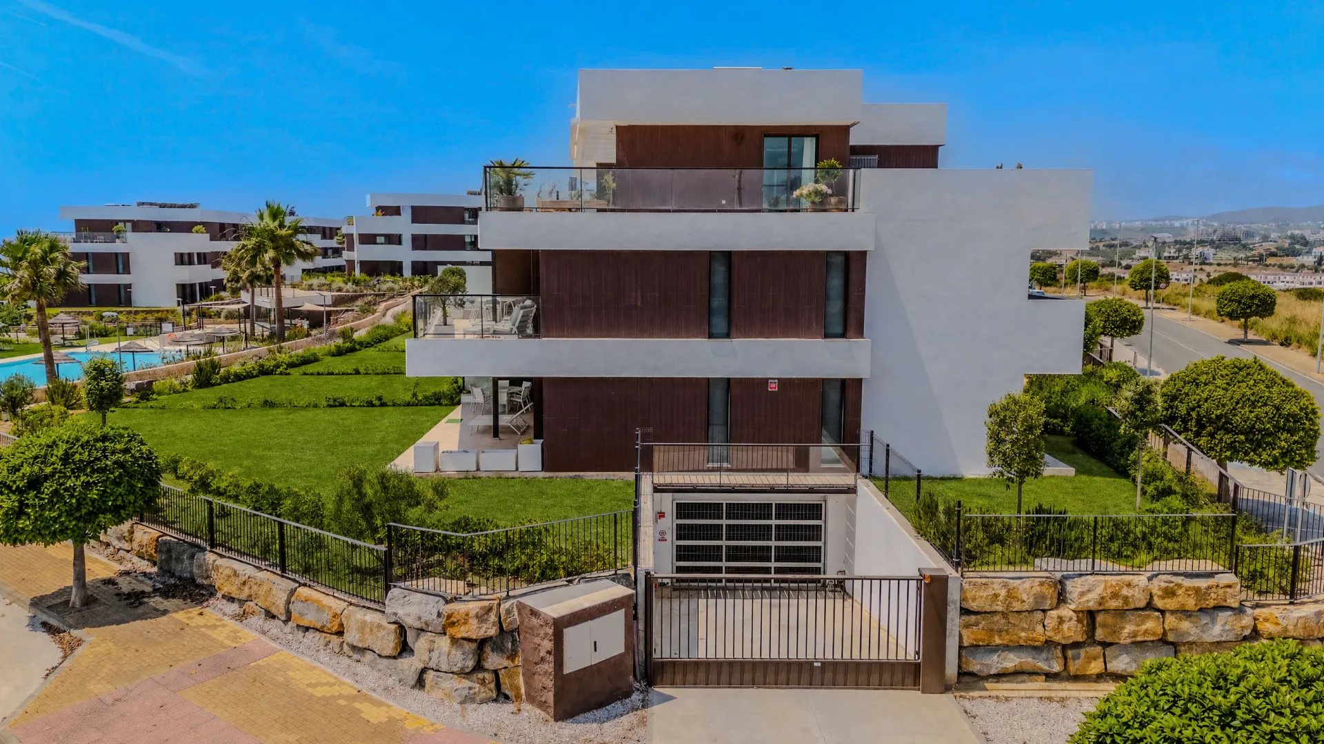 Ground floor apartment for sale in Camarate Golf with 3 bedrooms