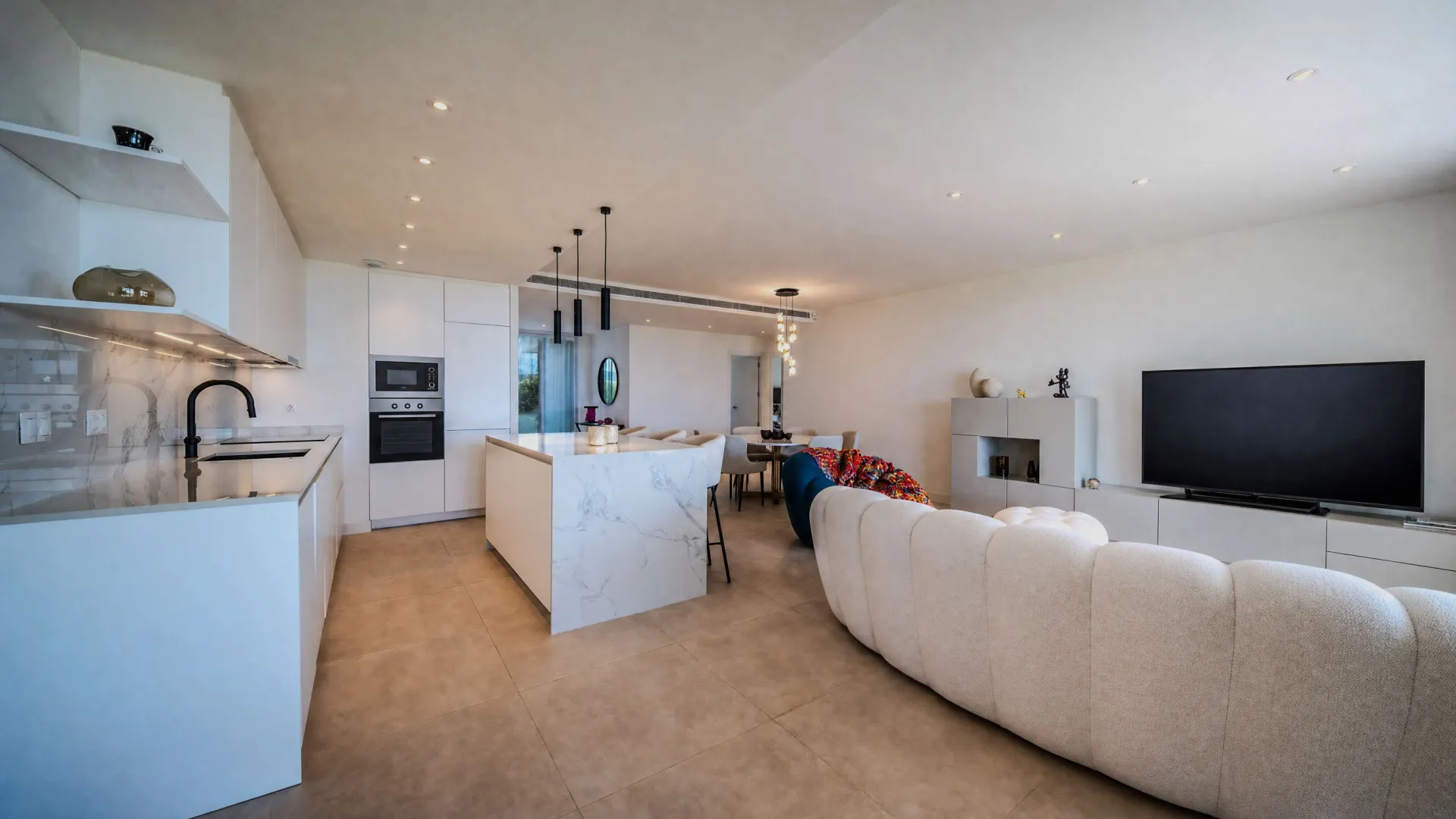 Ground floor apartment for sale in Camarate Golf with 3 bedrooms