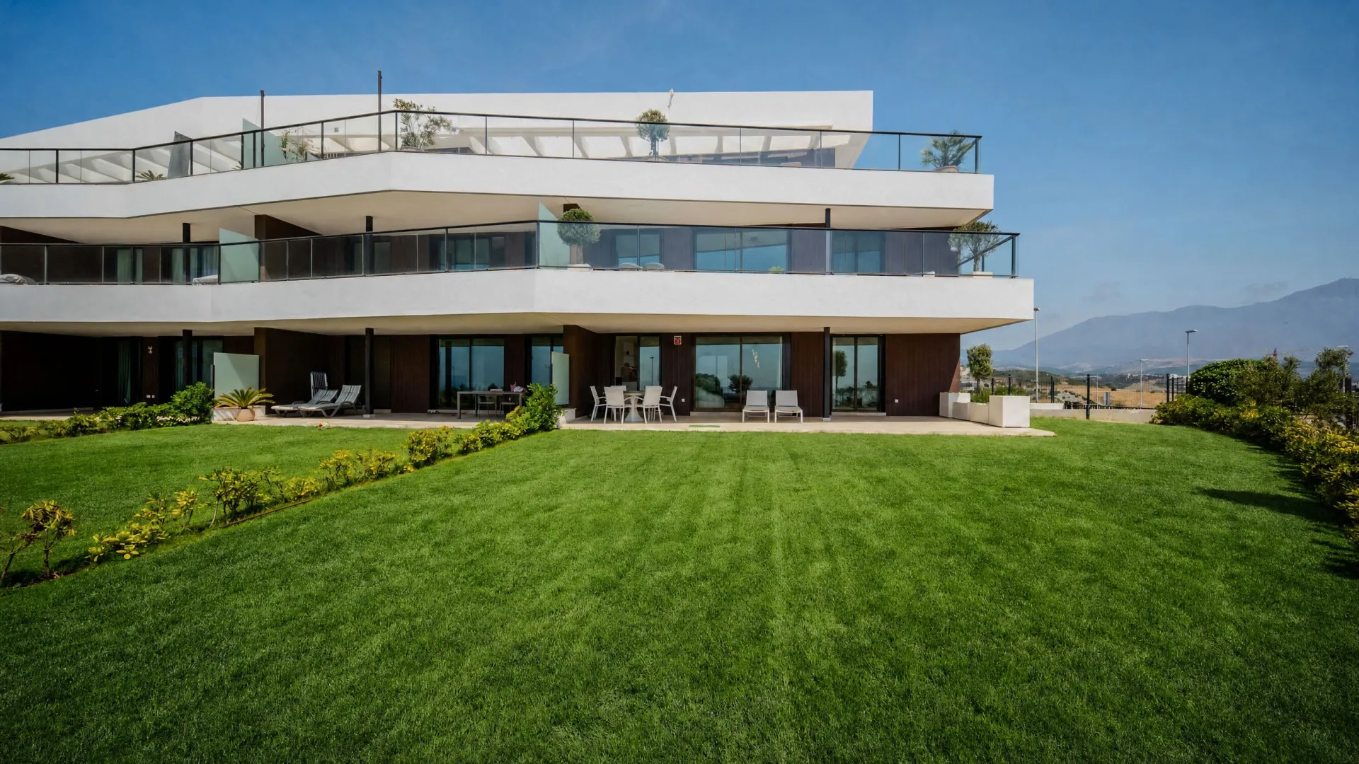 Ground floor apartment for sale in Camarate Golf with 3 bedrooms