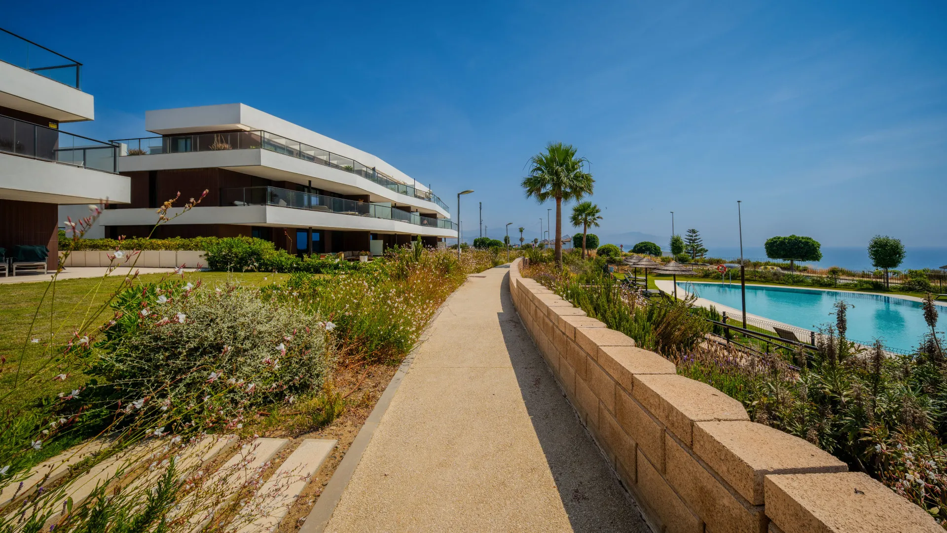 Ground floor apartment for sale in Camarate Golf with 3 bedrooms