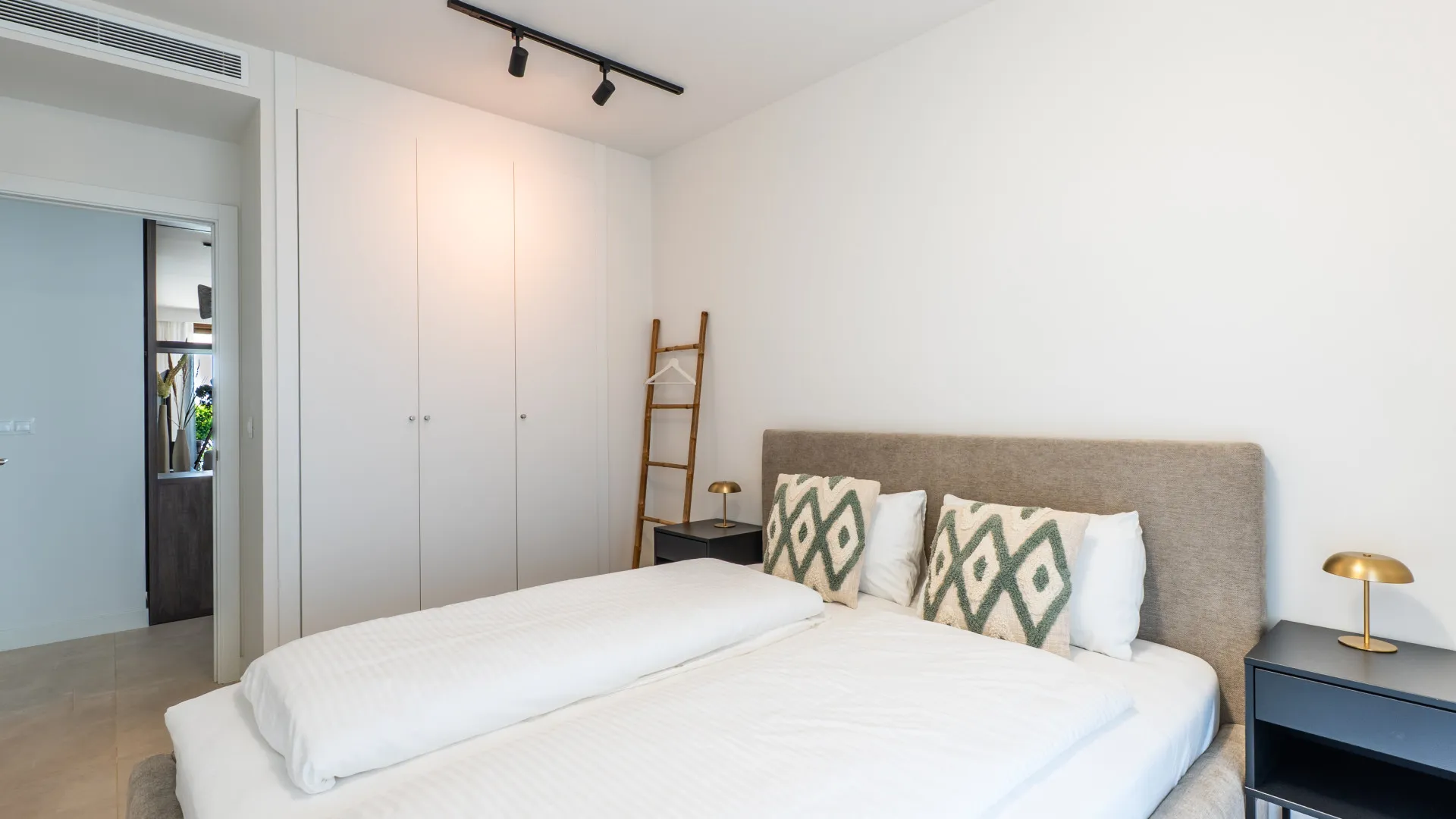 3 bedrooms ground floor apartment for sale in Camarate Golf