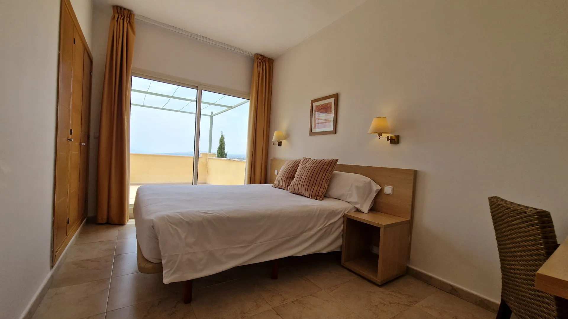 Bahia de las Rocas, atico duplex en venta de 3 dormitorios