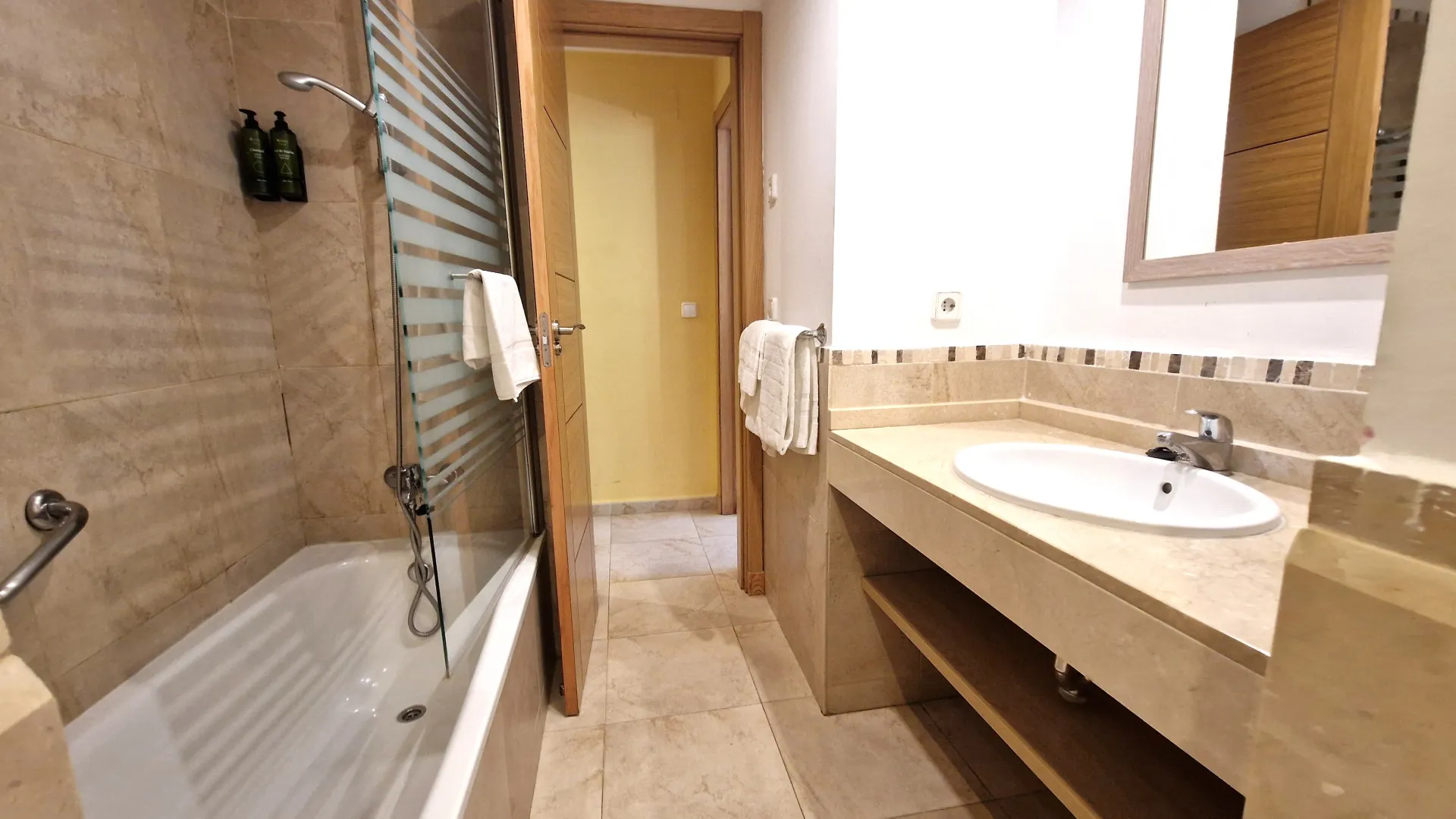 Bahia de las Rocas, apartamento planta baja con 1 dormitorio a la venta