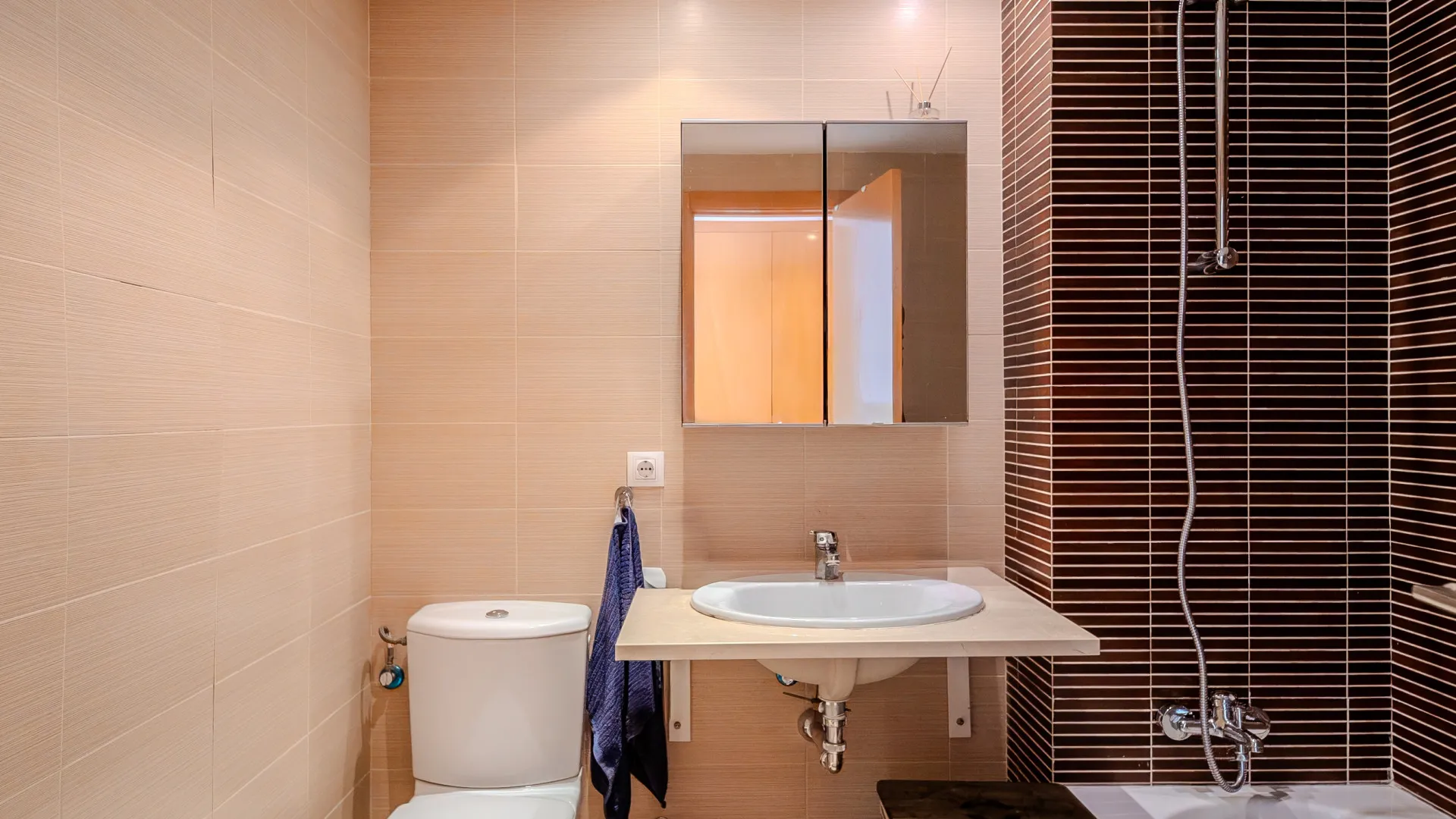 Se vende apartamento de 4 dormitorios en Doña Julia