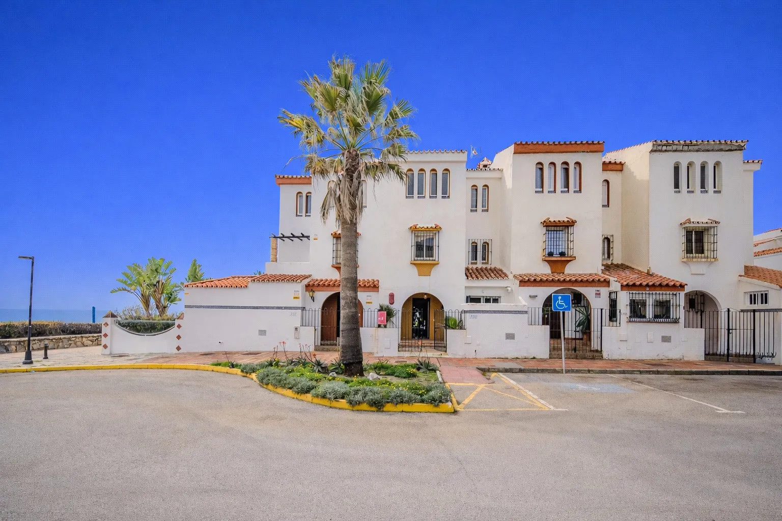 5 bedrooms town house for sale in Marina de Casares