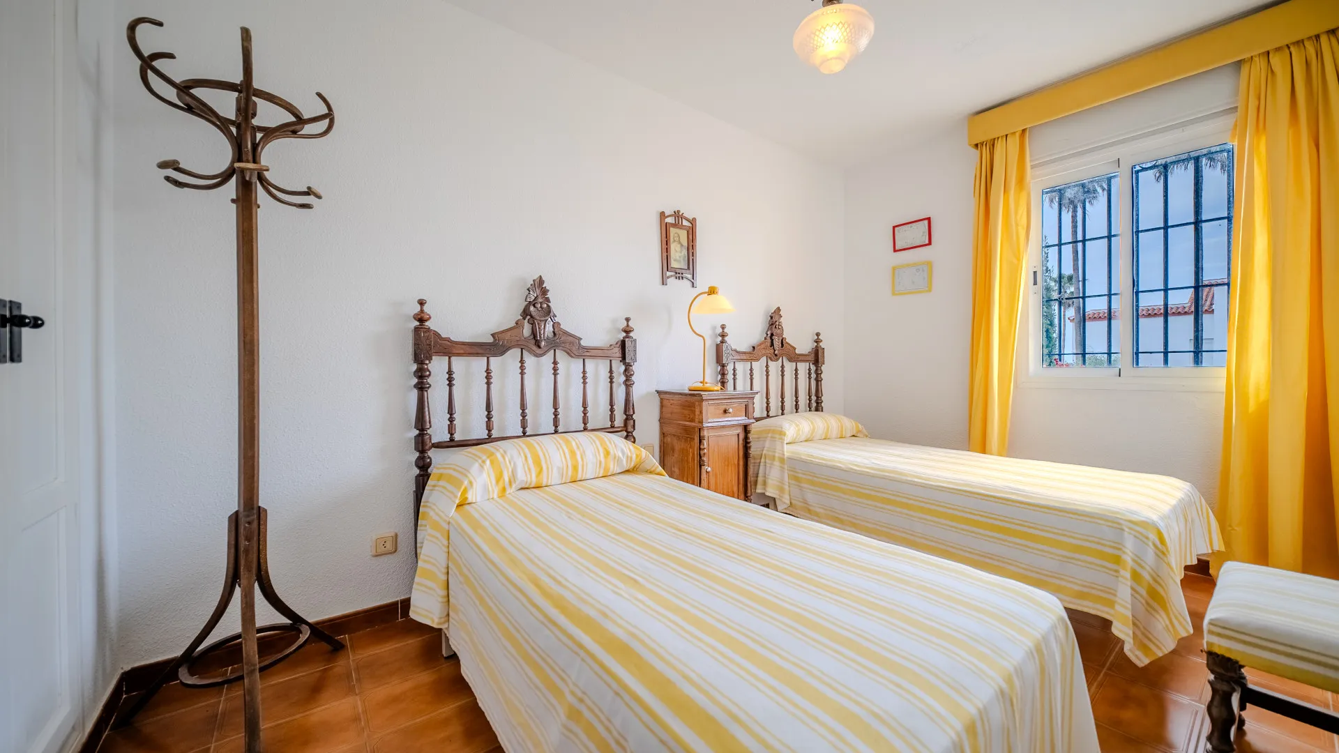 5 bedrooms town house for sale in Marina de Casares