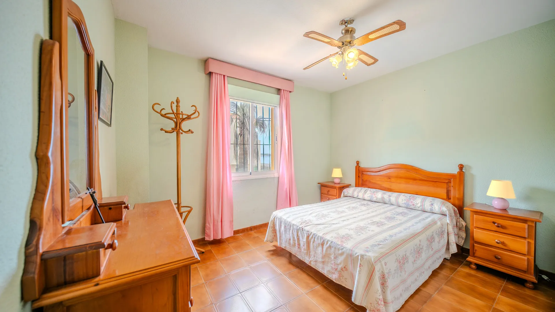 5 bedrooms town house for sale in Marina de Casares
