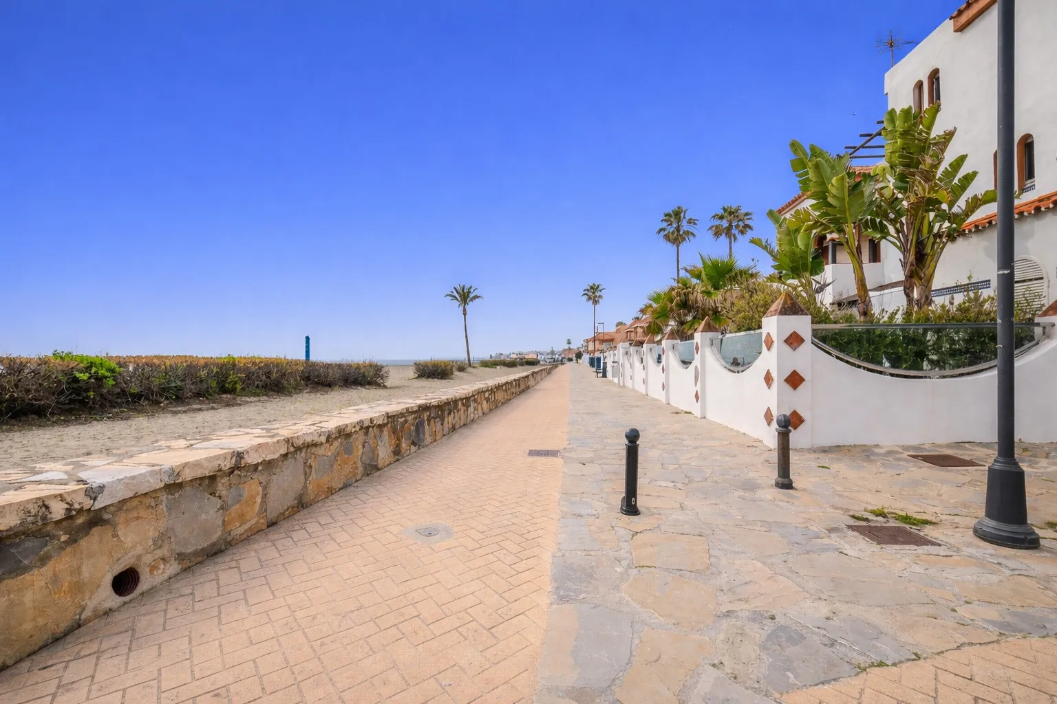 5 bedrooms town house for sale in Marina de Casares