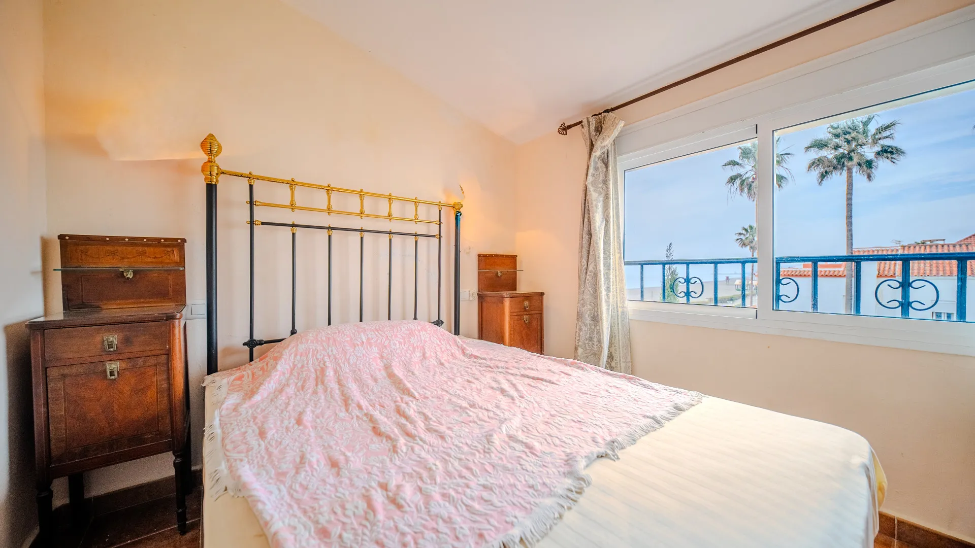 5 bedrooms town house for sale in Marina de Casares