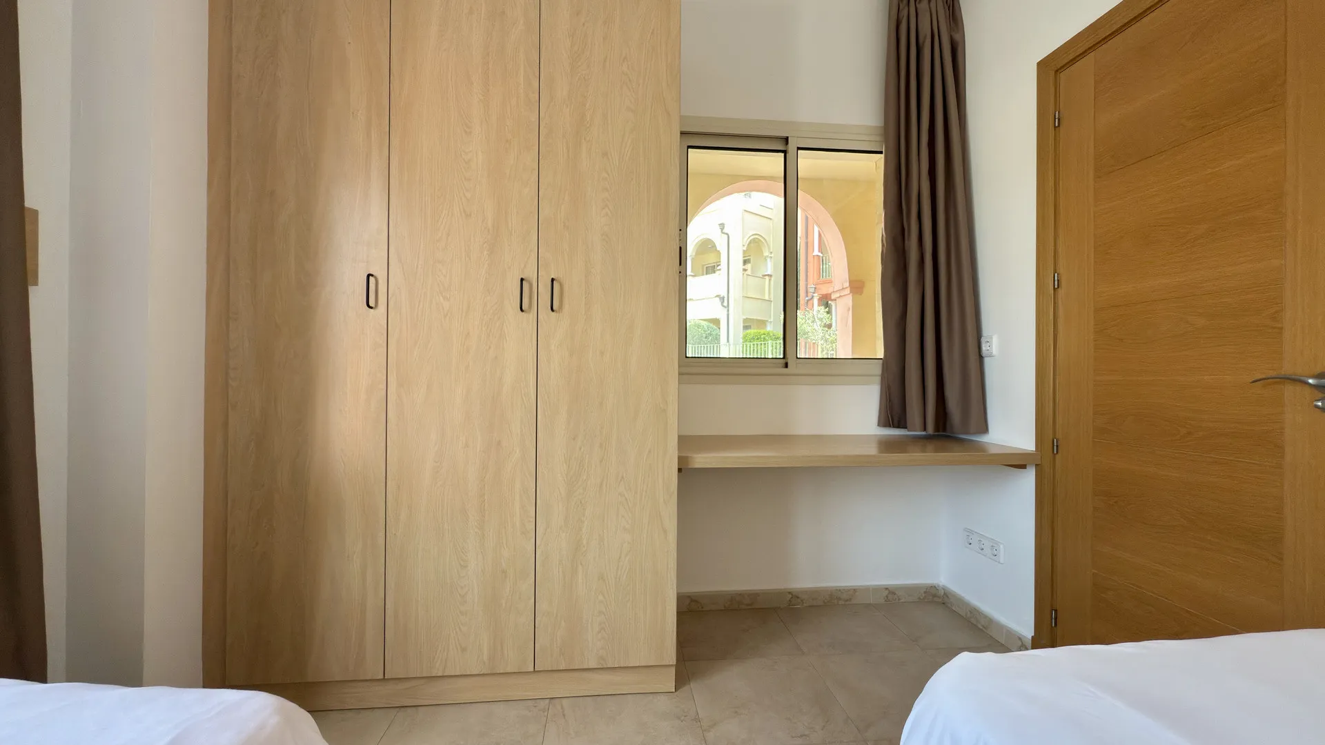 Comprar apartamento planta baja en Bahia de las Rocas con 2 dormitorios