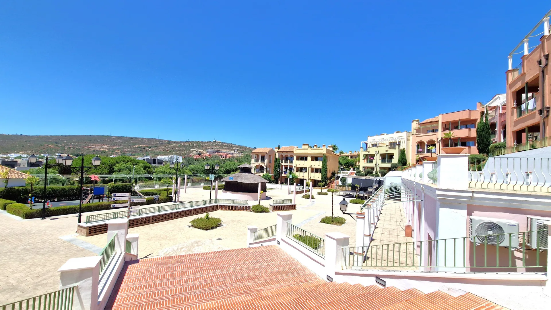 Comprar apartamento planta baja en Bahia de las Rocas con 2 dormitorios