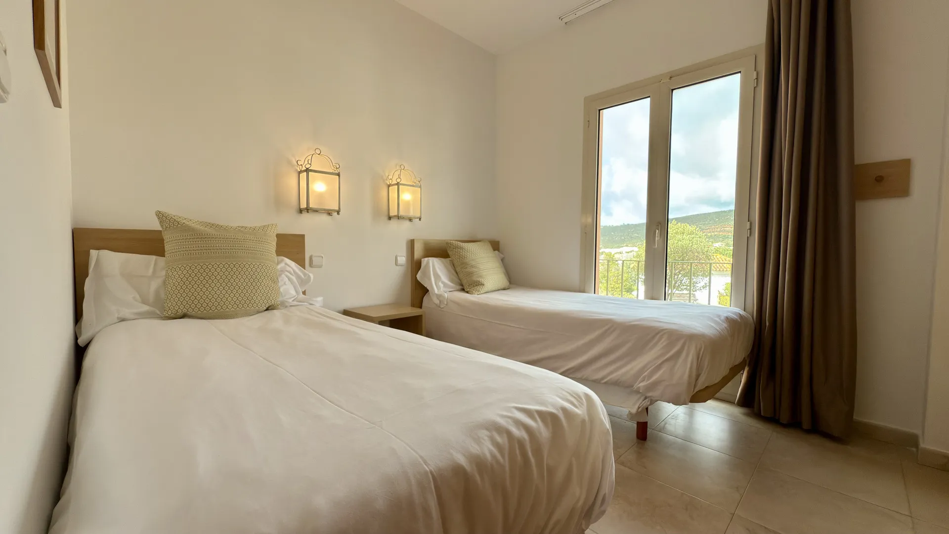 Comprar apartamento planta baja en Bahia de las Rocas con 2 dormitorios