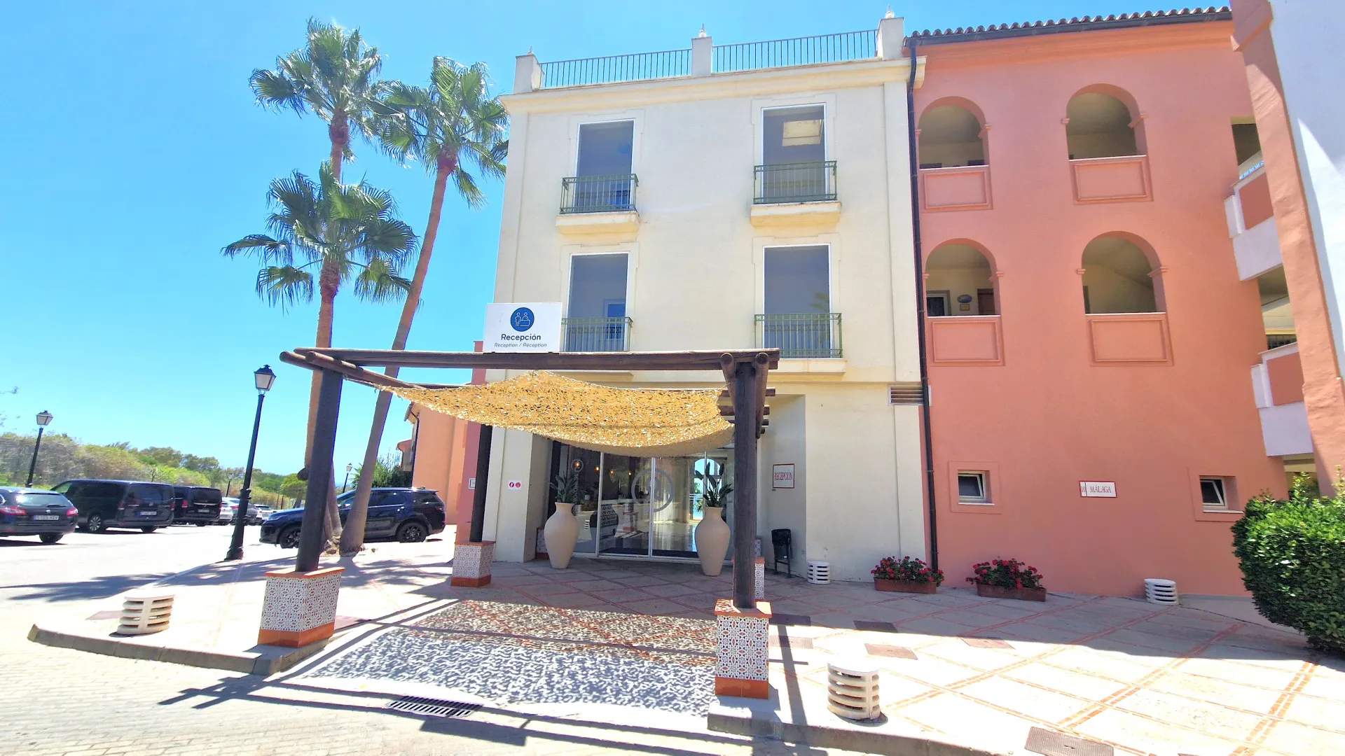 Comprar apartamento planta baja en Bahia de las Rocas con 2 dormitorios