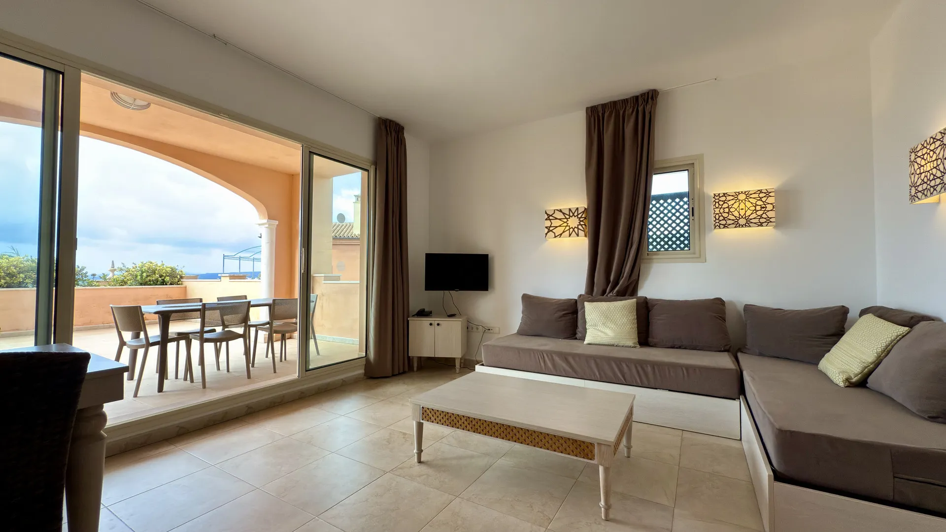 Comprar apartamento planta baja en Bahia de las Rocas con 2 dormitorios