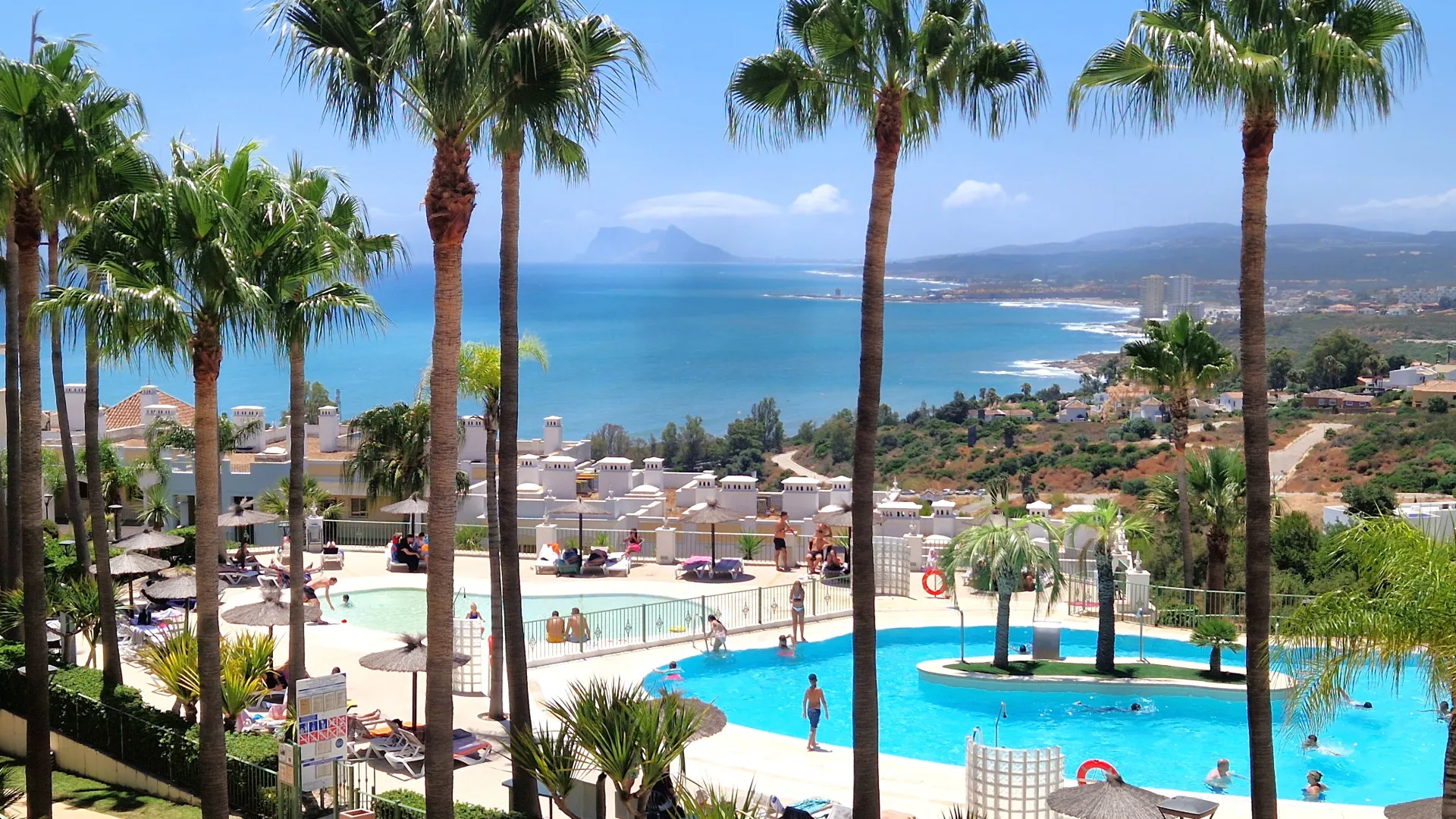 Comprar apartamento planta baja en Bahia de las Rocas con 2 dormitorios