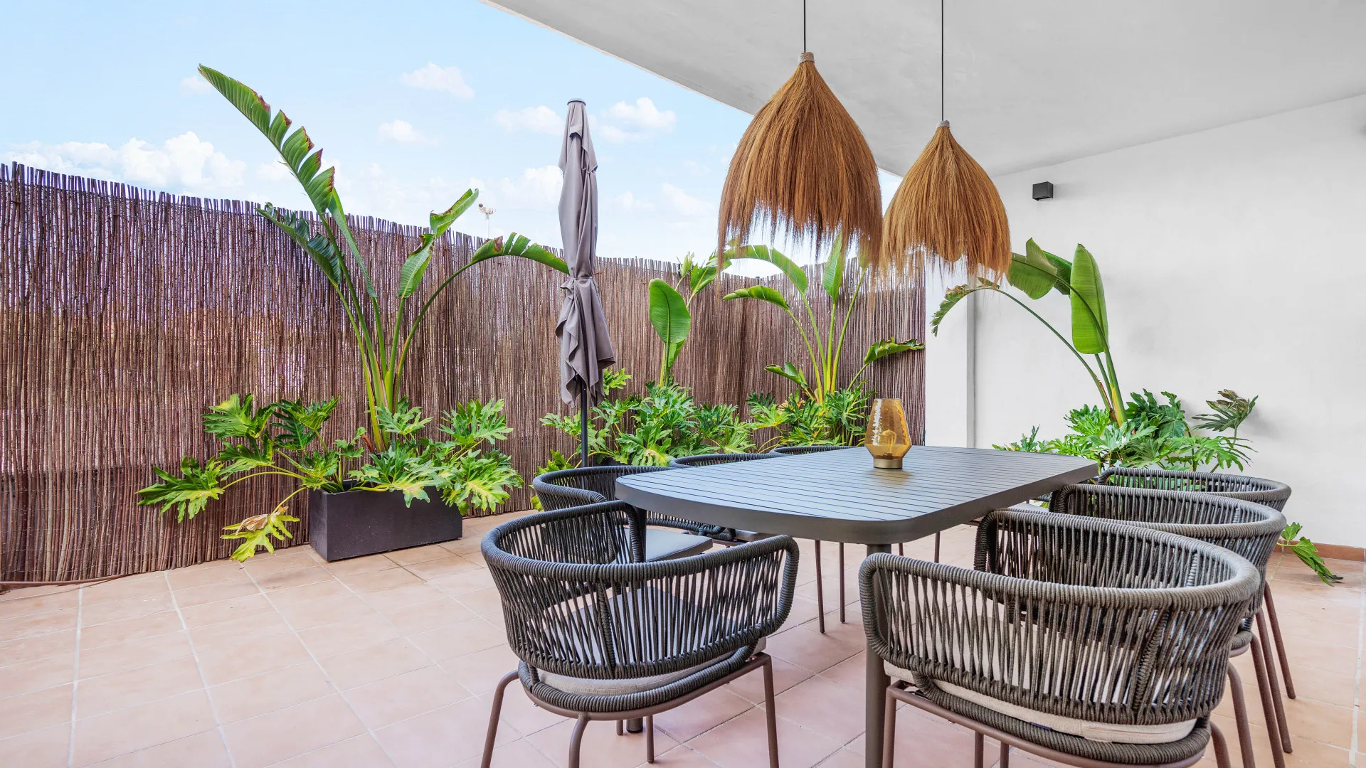 Se vende apartamento de 4 dormitorios en Jardines de Andalucia