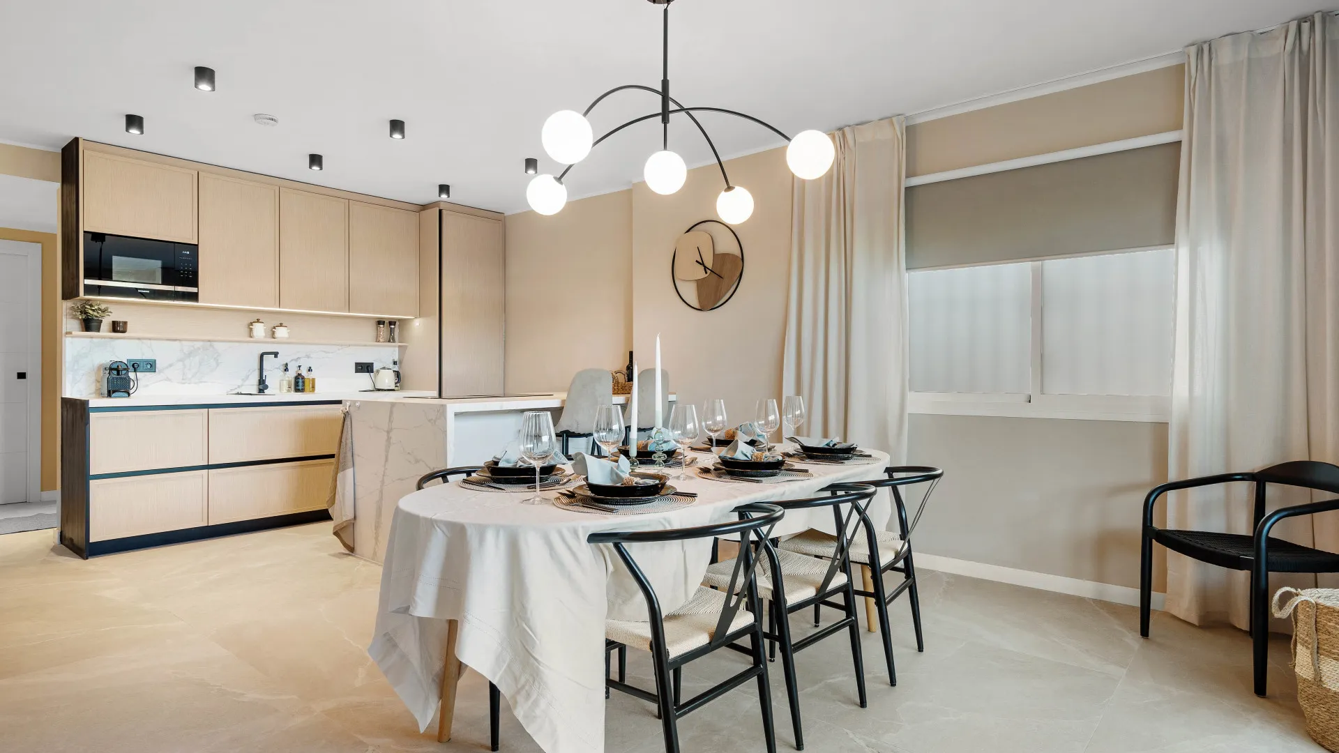 Se vende apartamento de 4 dormitorios en Jardines de Andalucia