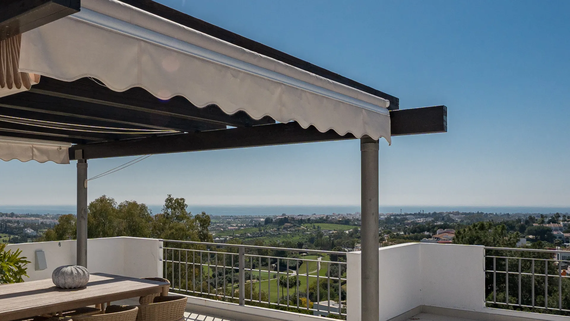 For sale duplex penthouse with 3 bedrooms in La Quinta
