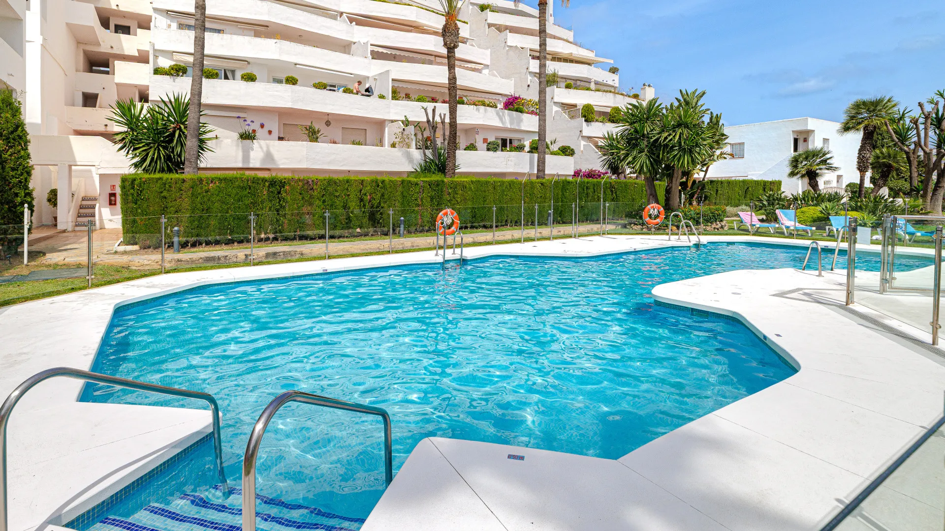 Apartamento en venta en Jardines de Andalucia con 4 dormitorios