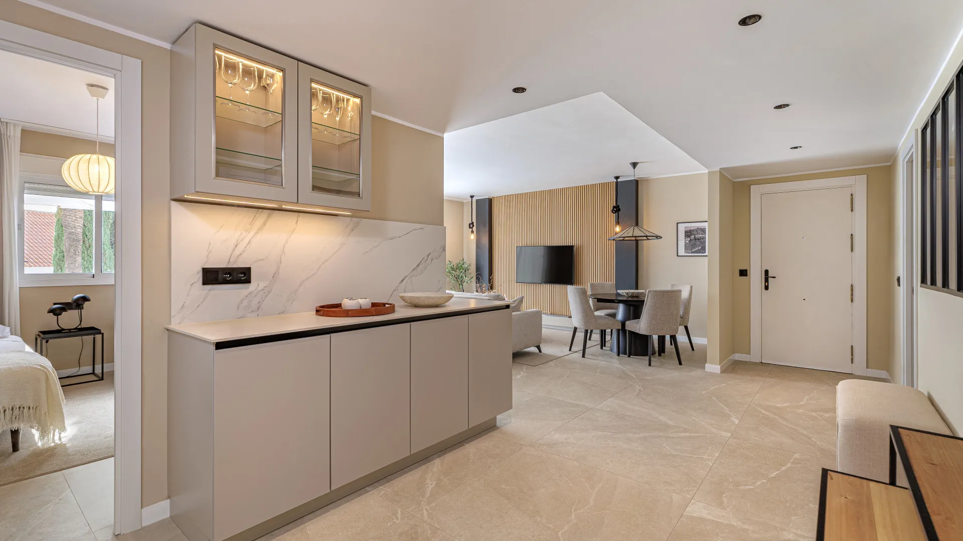 Apartamento en venta en Jardines de Andalucia con 4 dormitorios